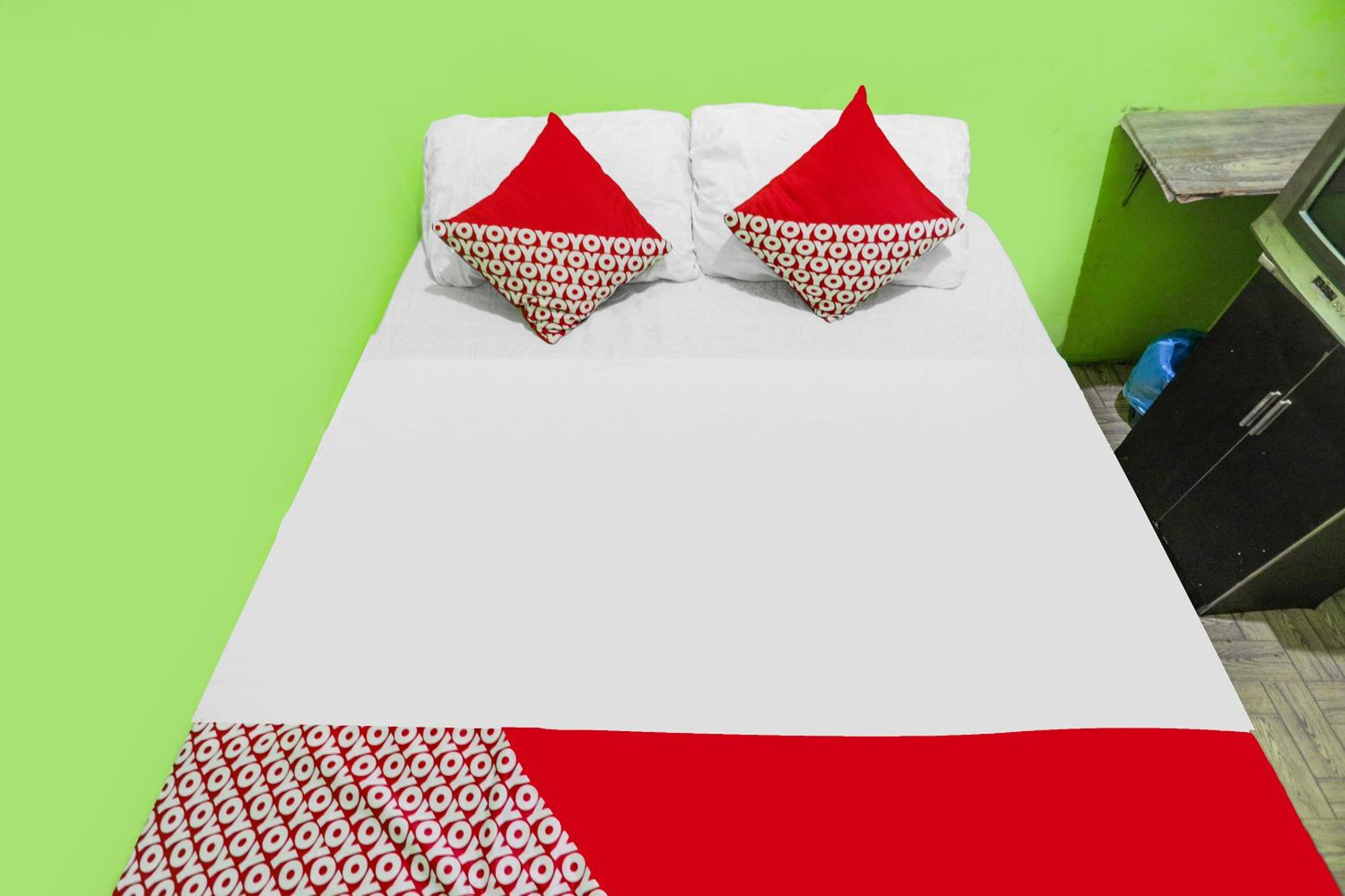 Budget Double Room - Photo 6