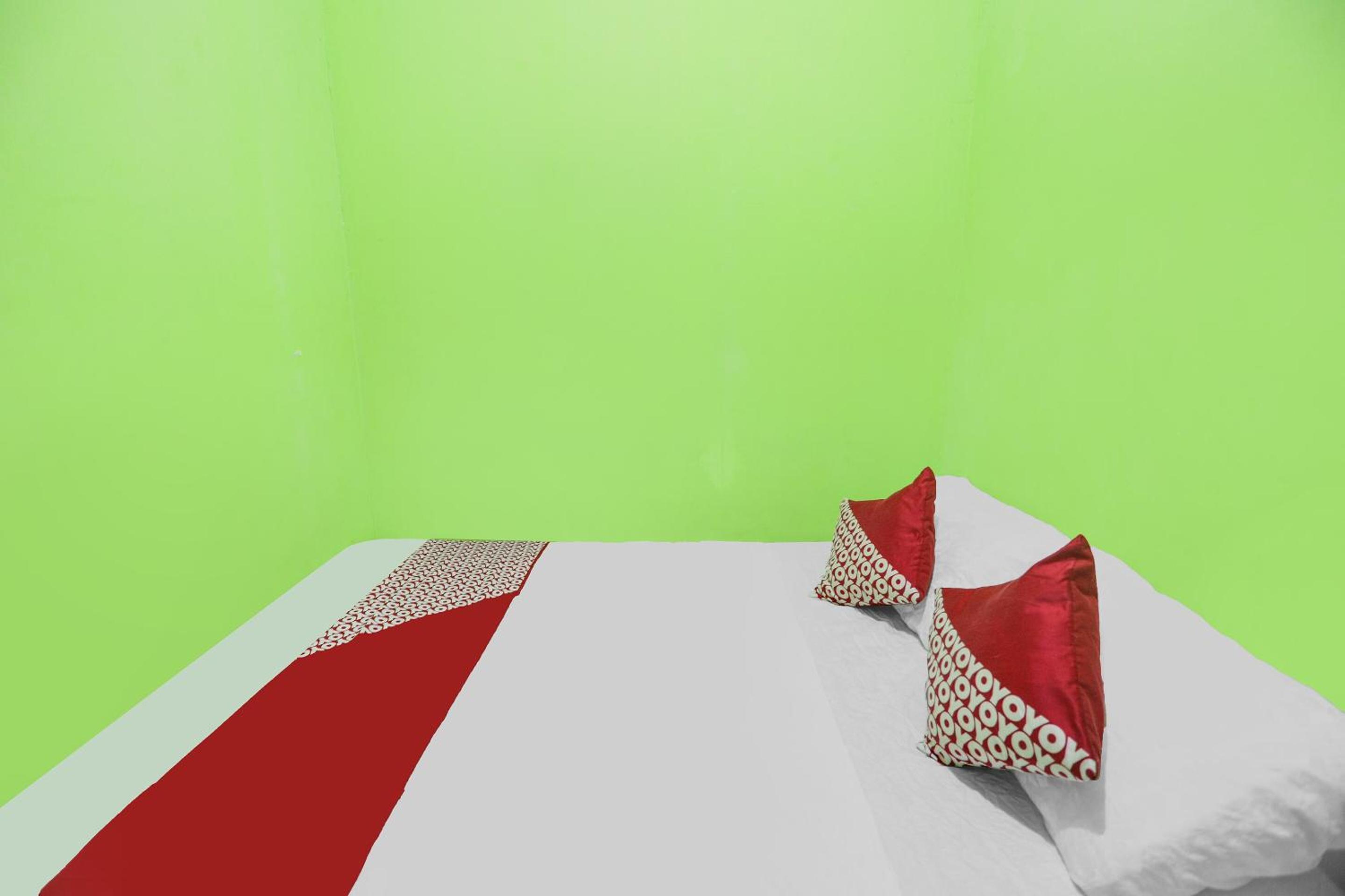 Budget Double Room - Photo 3