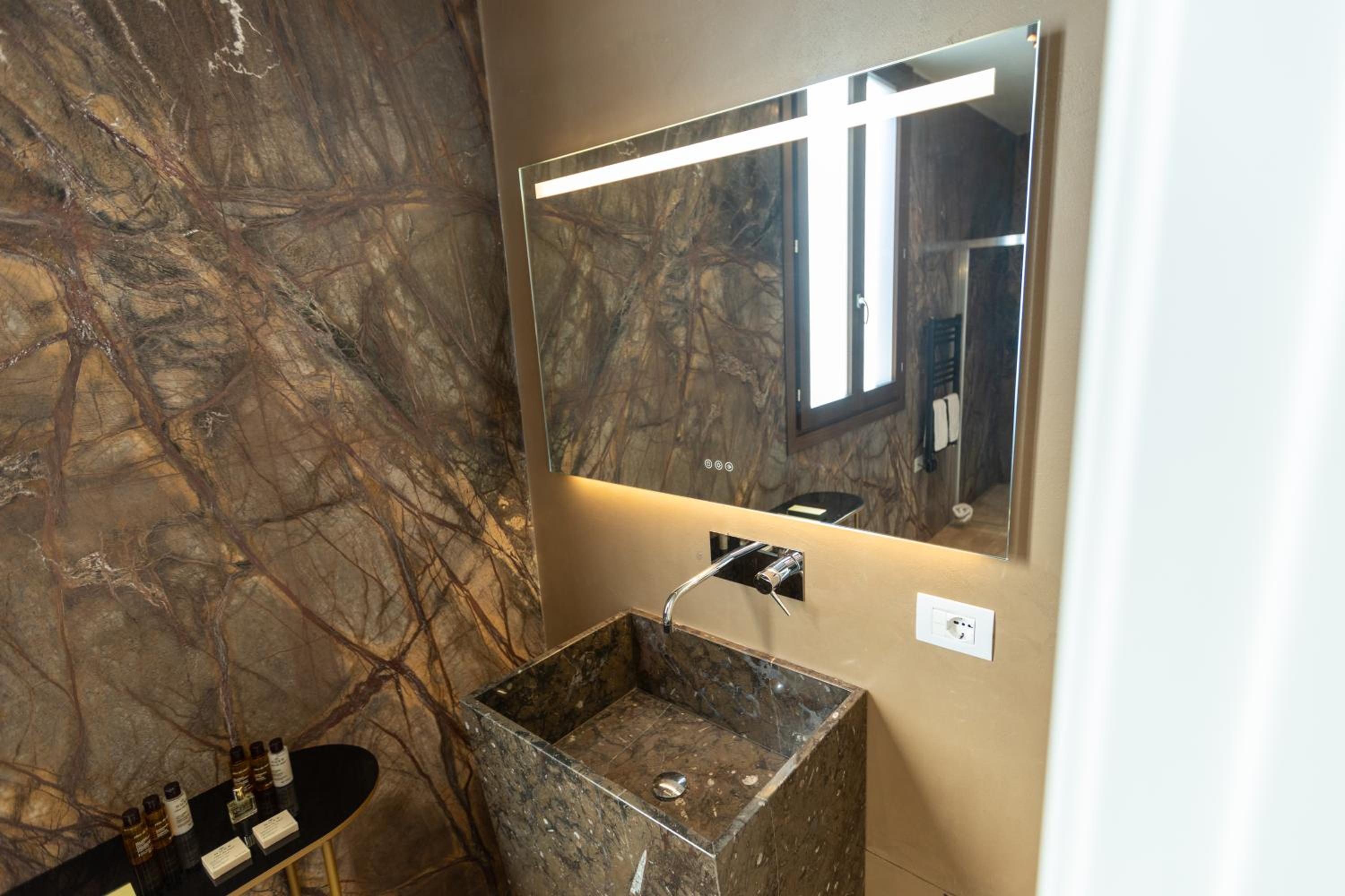 Superior Double Room - Photo 25