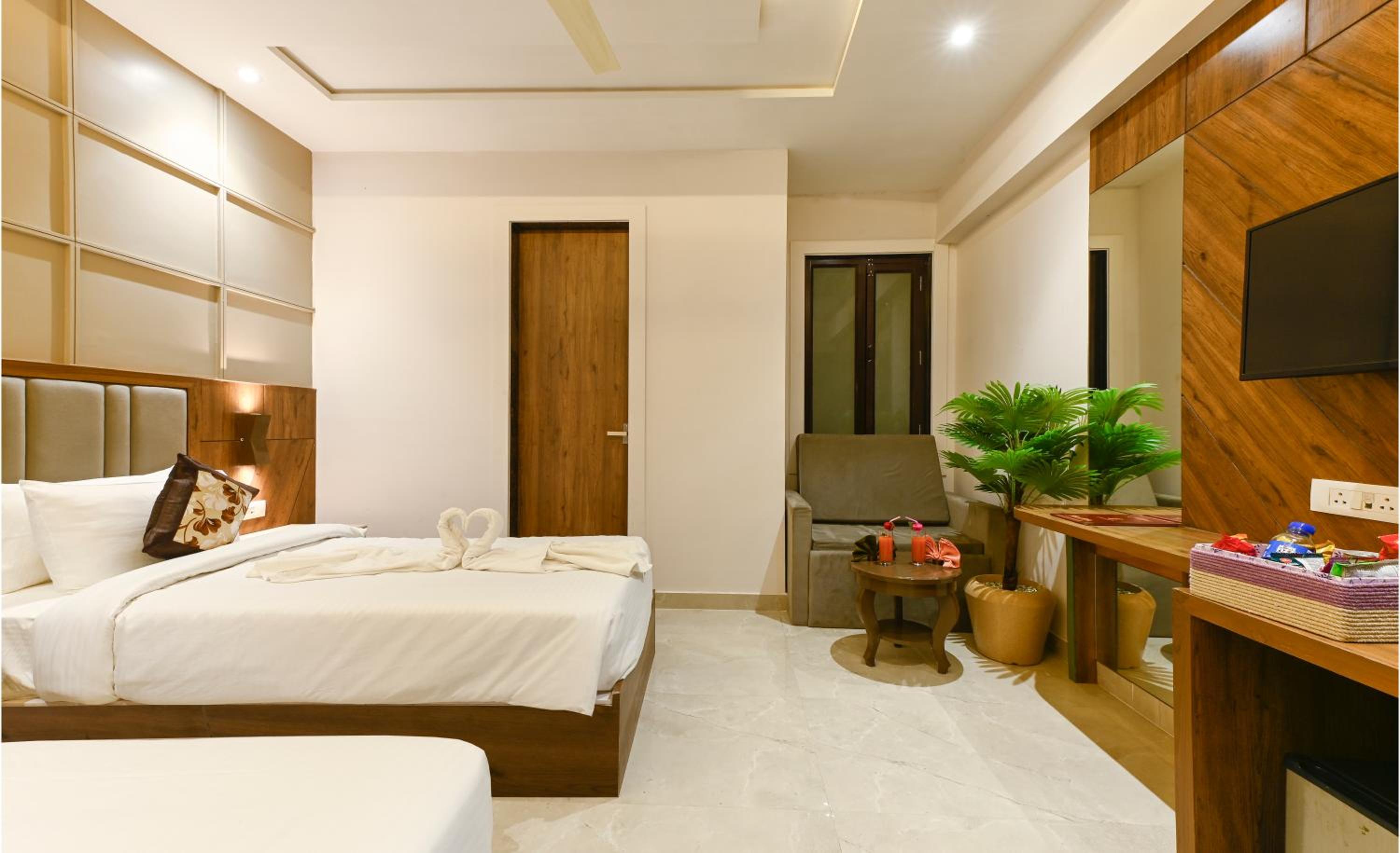 Deluxe Double or Twin Room - Photo 5