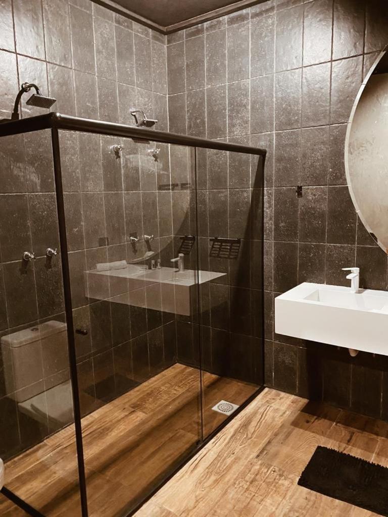 Deluxe Suite with Spa Bath photo 3