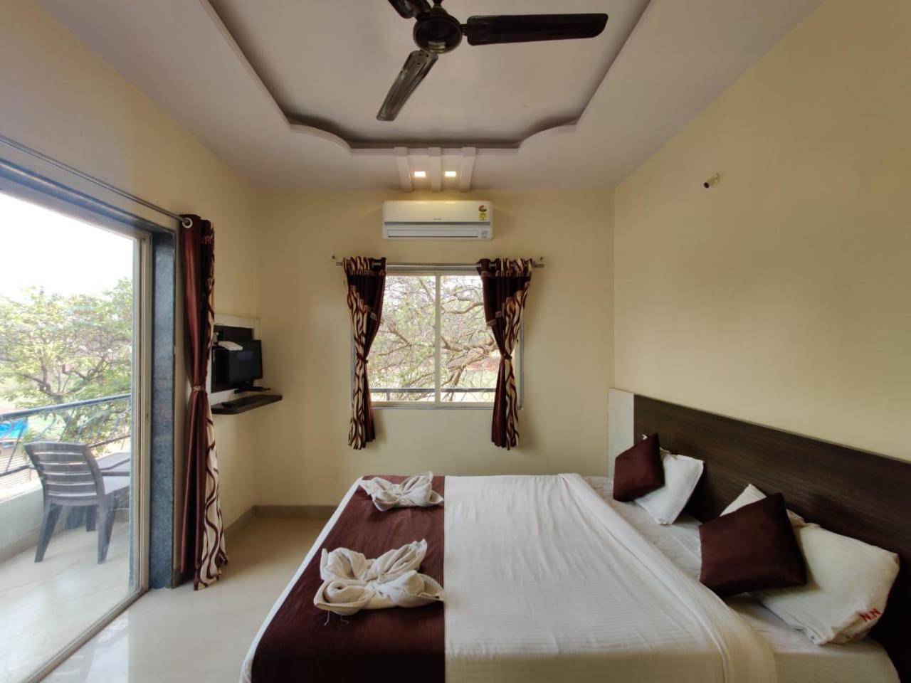 Deluxe Room - Photo 1