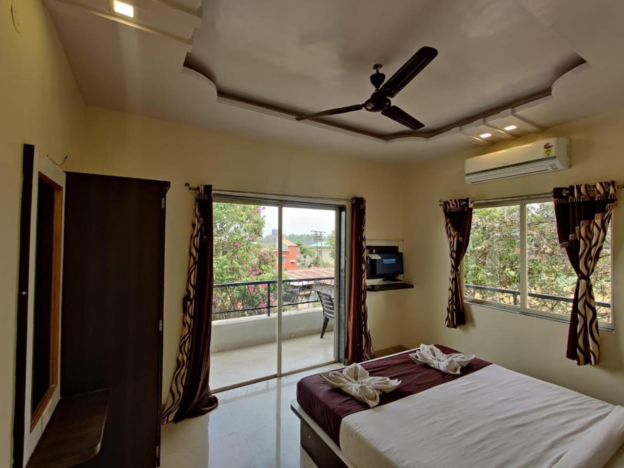 Deluxe Room - Photo 3