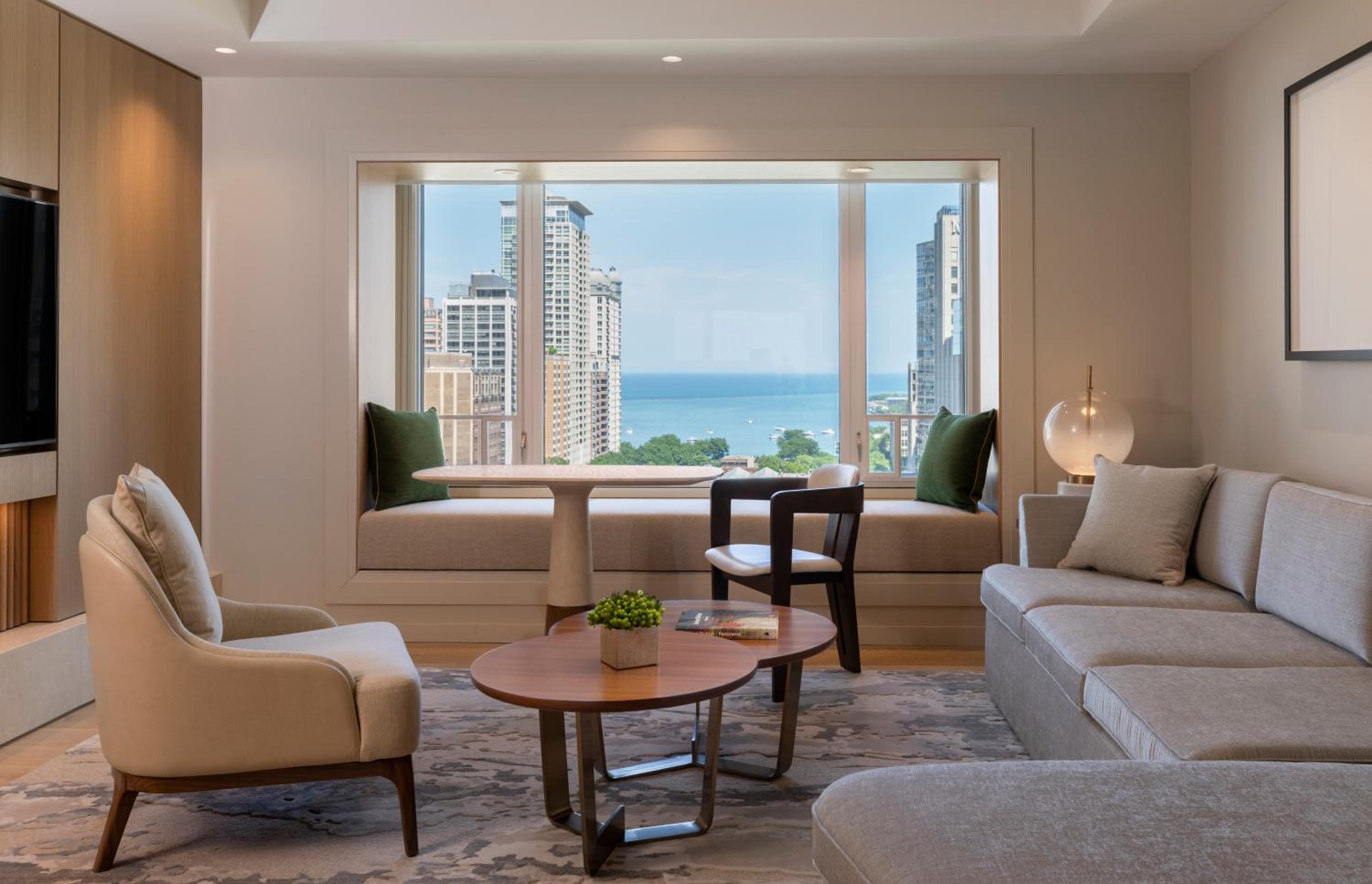 Lake Michigan Suite - Photo 3