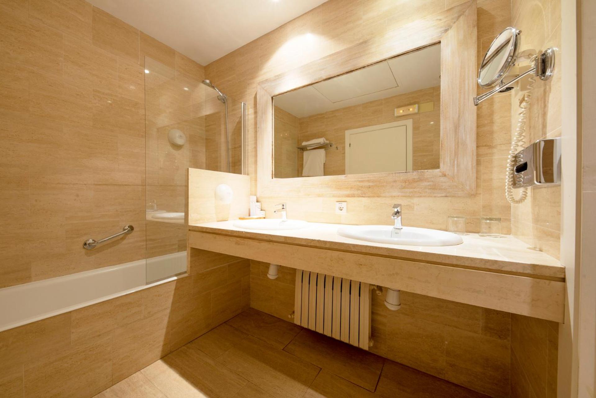 Family Junior Suite (2 Adults) - Photo 2