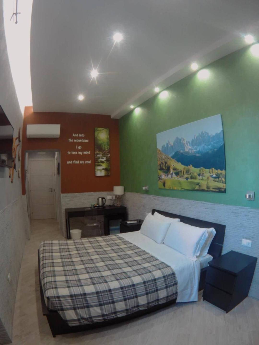 Deluxe Double or Twin Room photo 2