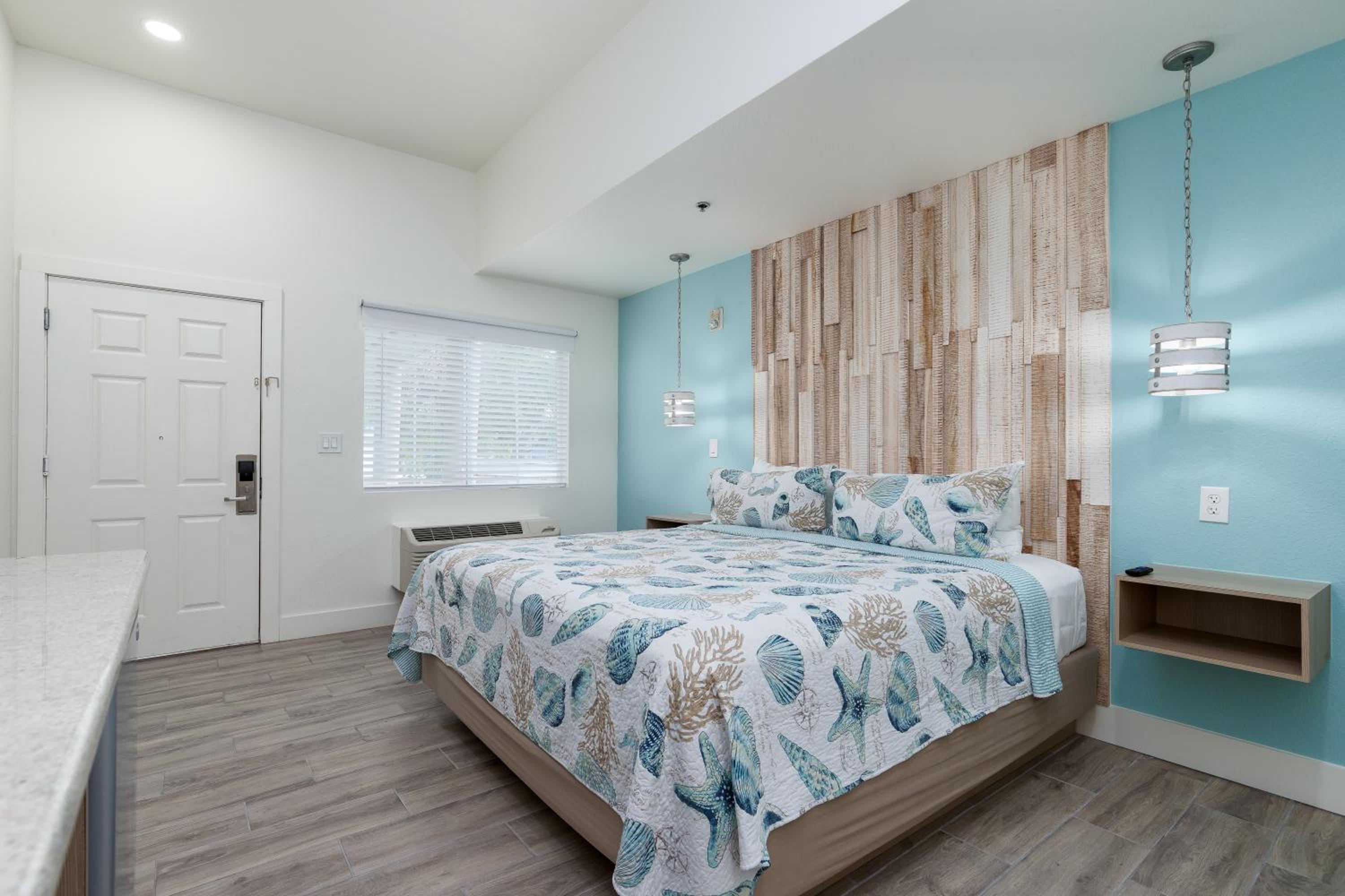 King Room - Disability Access photo 3