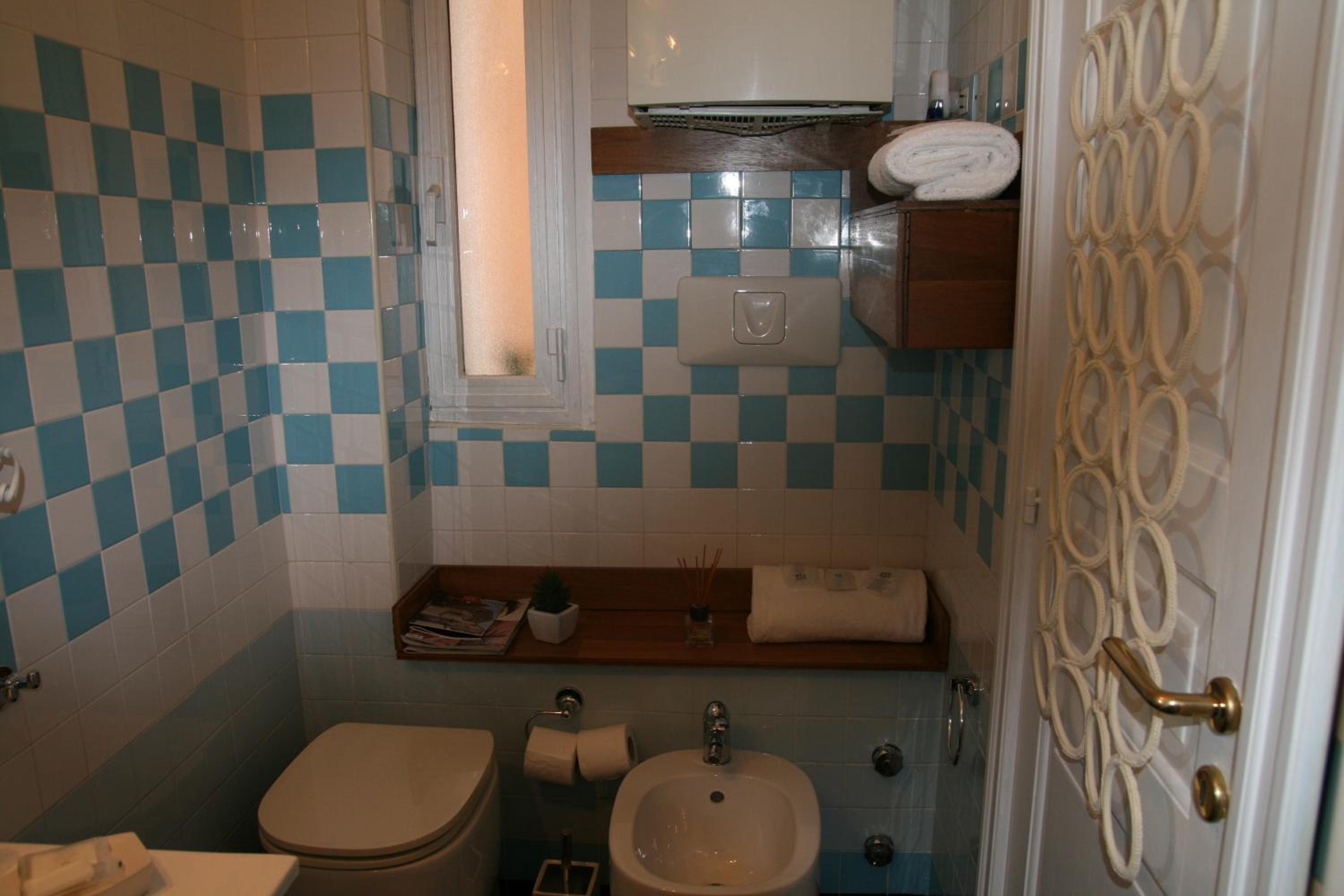One-Bedroom Apartment - Separate Building - Photo 6