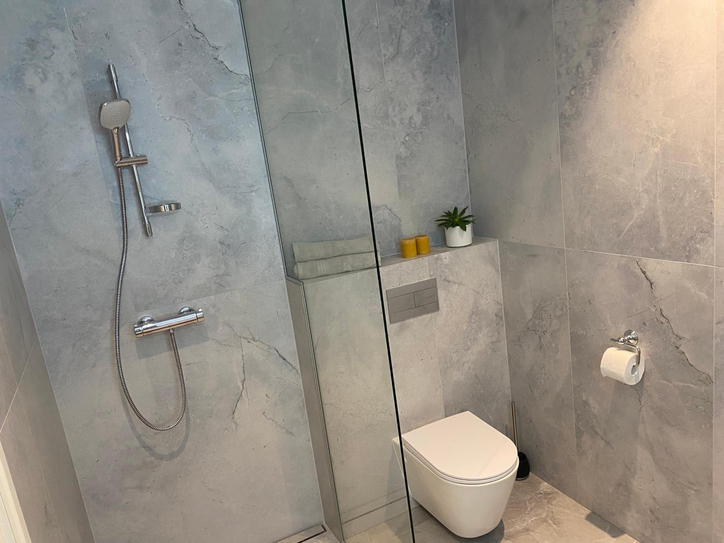 One-Bedroom Apartment - Photo 8