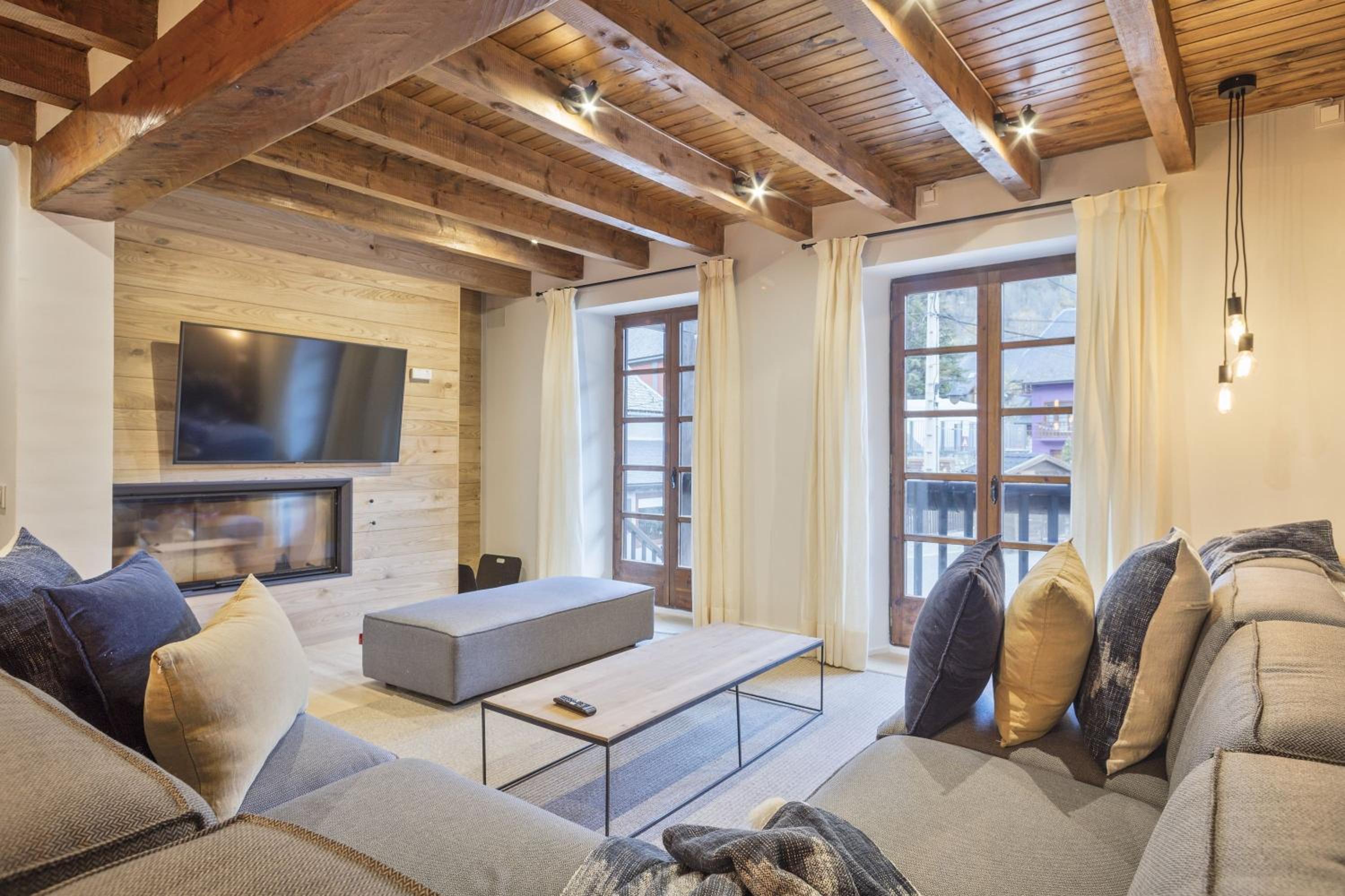 Four-Bedroom House - Photo 8