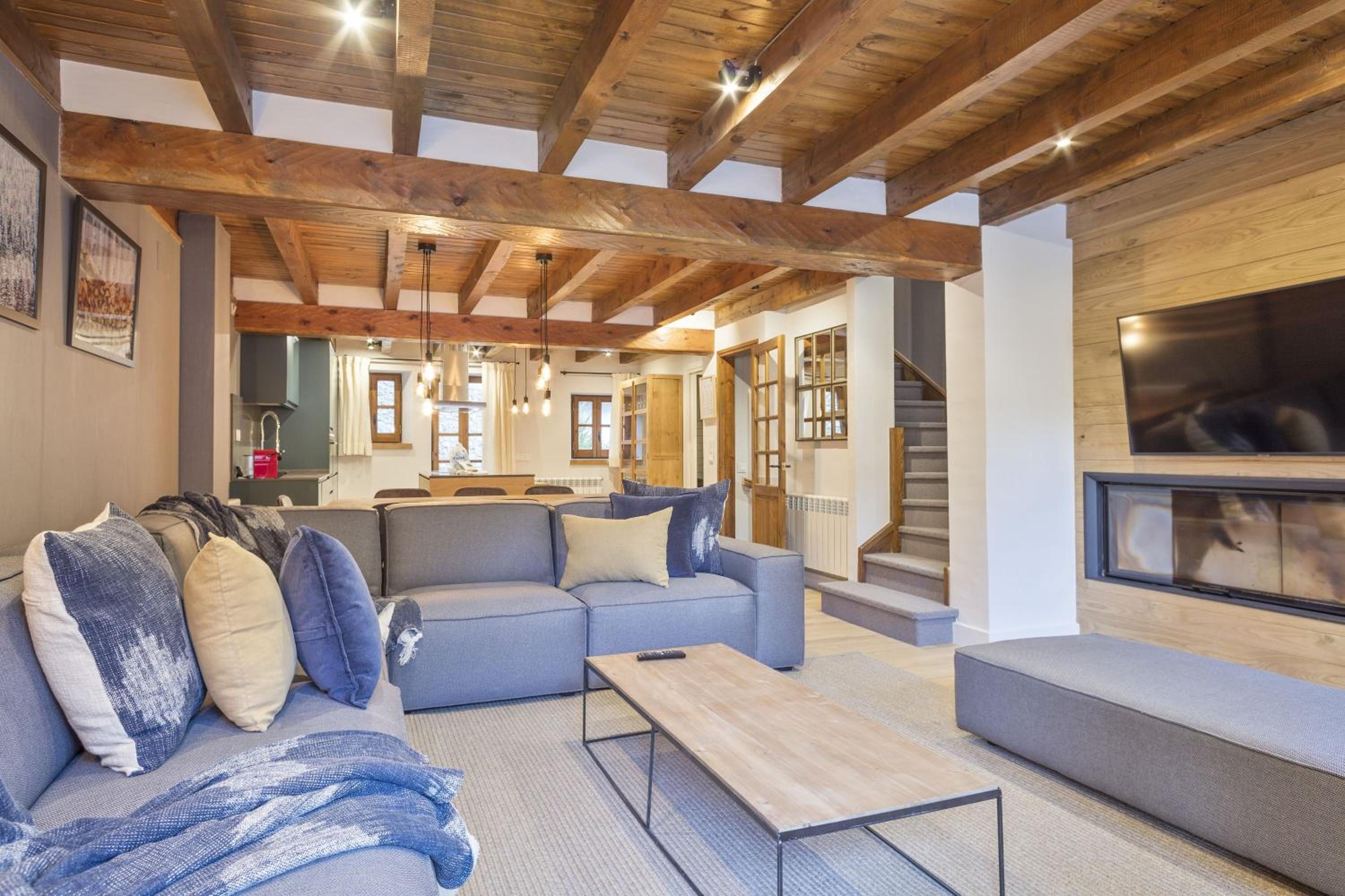 Four-Bedroom House - Photo 10