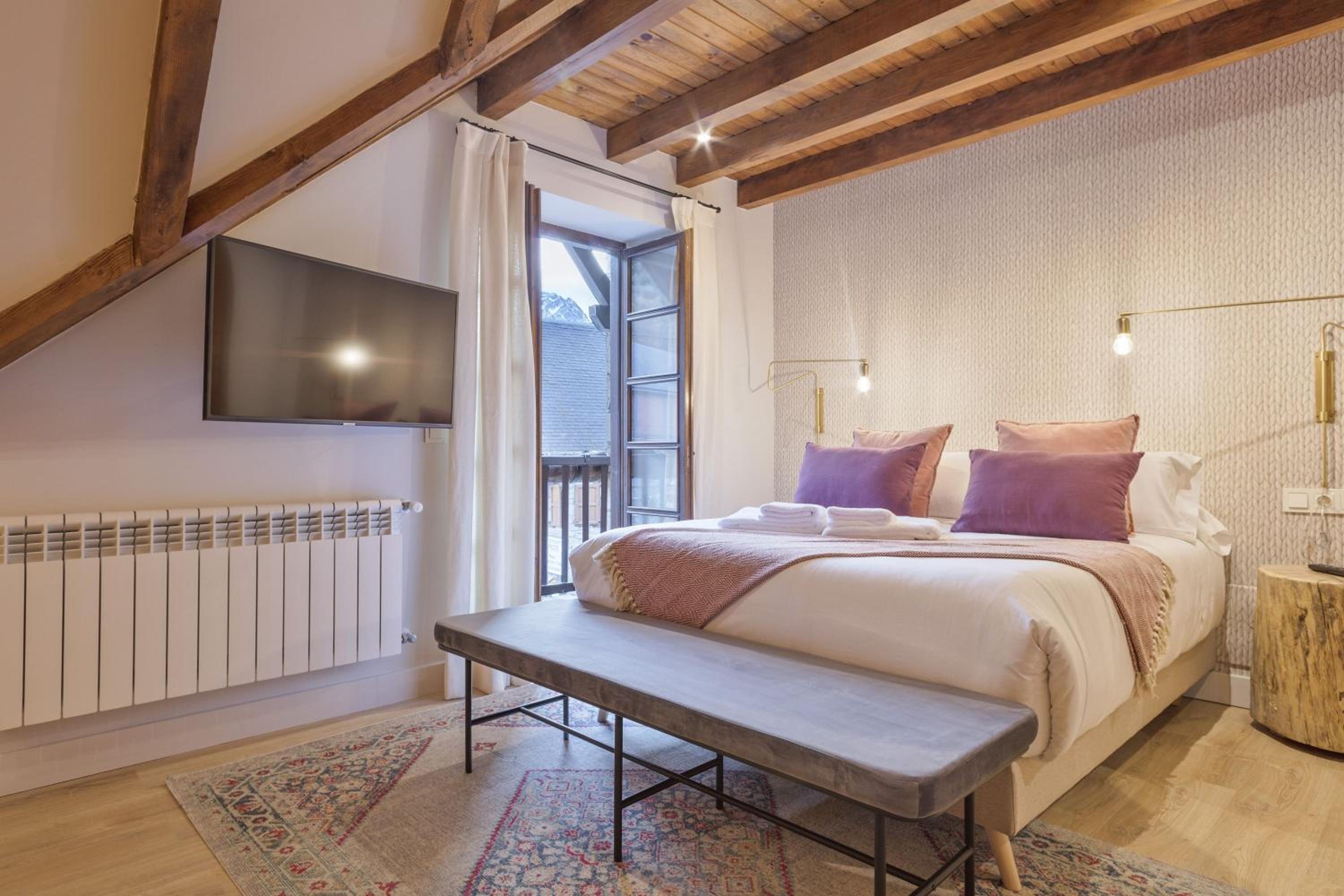 Four-Bedroom House - Photo 14