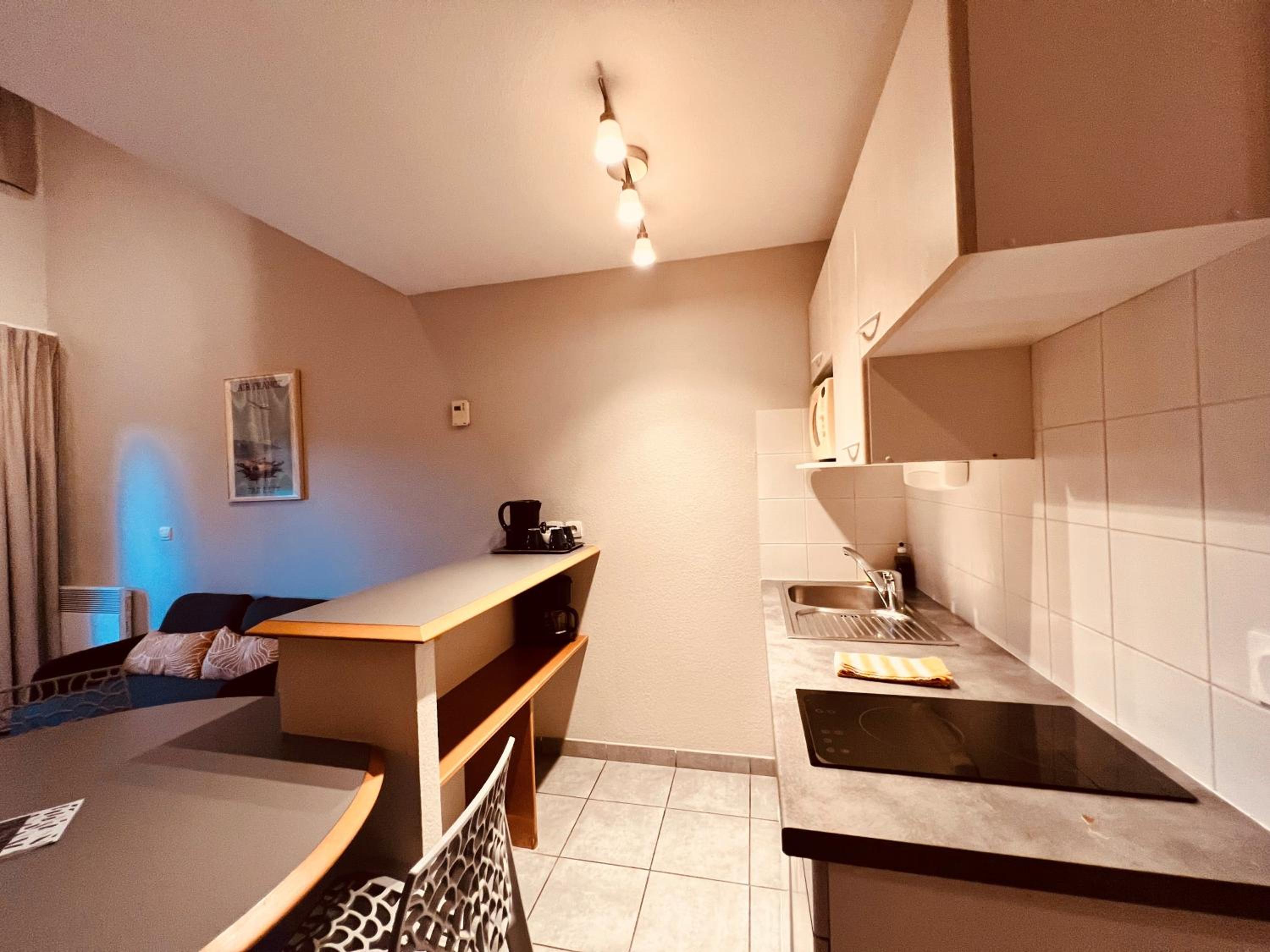 Apartment - Split Level - Photo 3