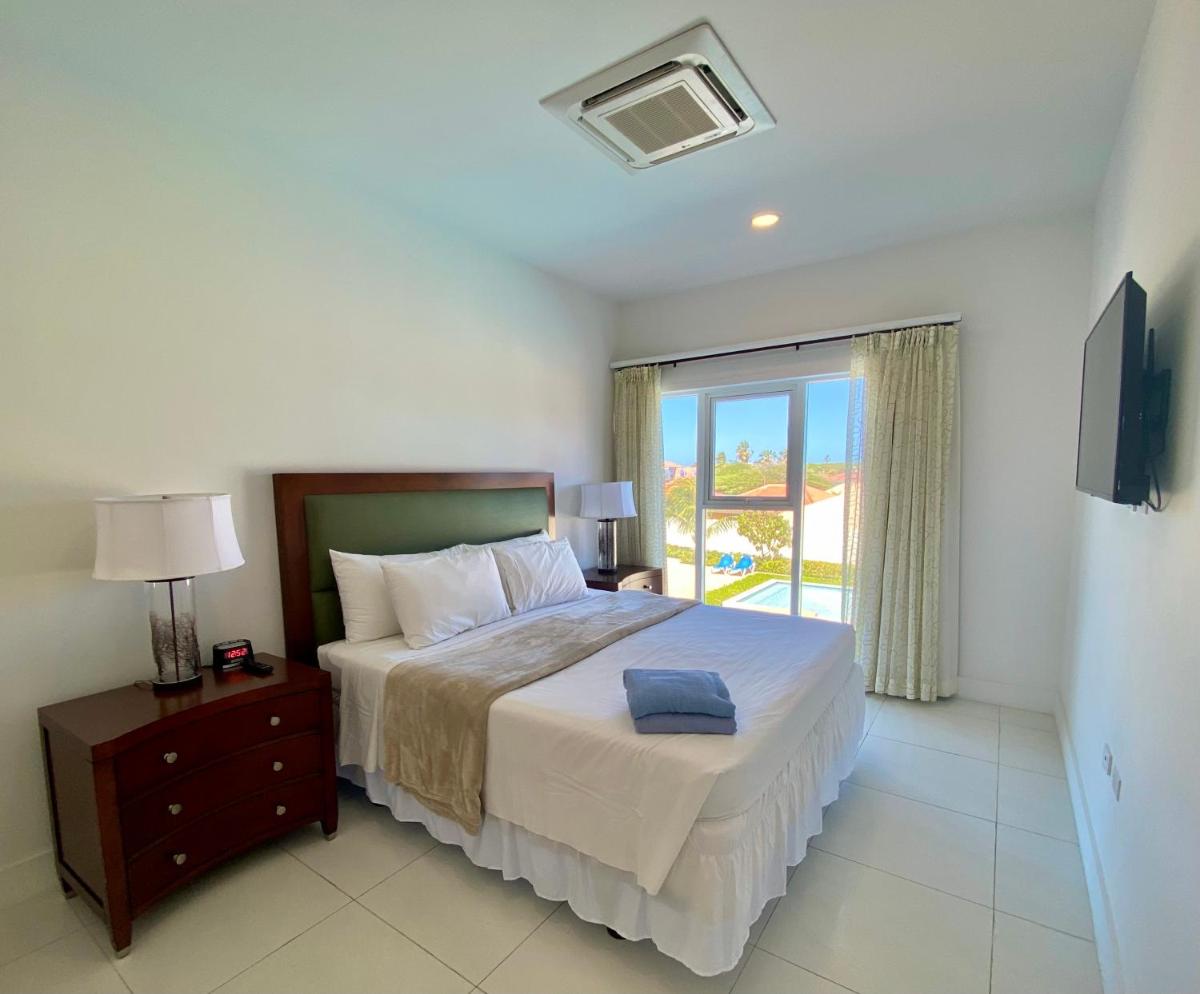 Two-Bedroom Suite with One King and One Queen Bed - Non-Smoking photo 2