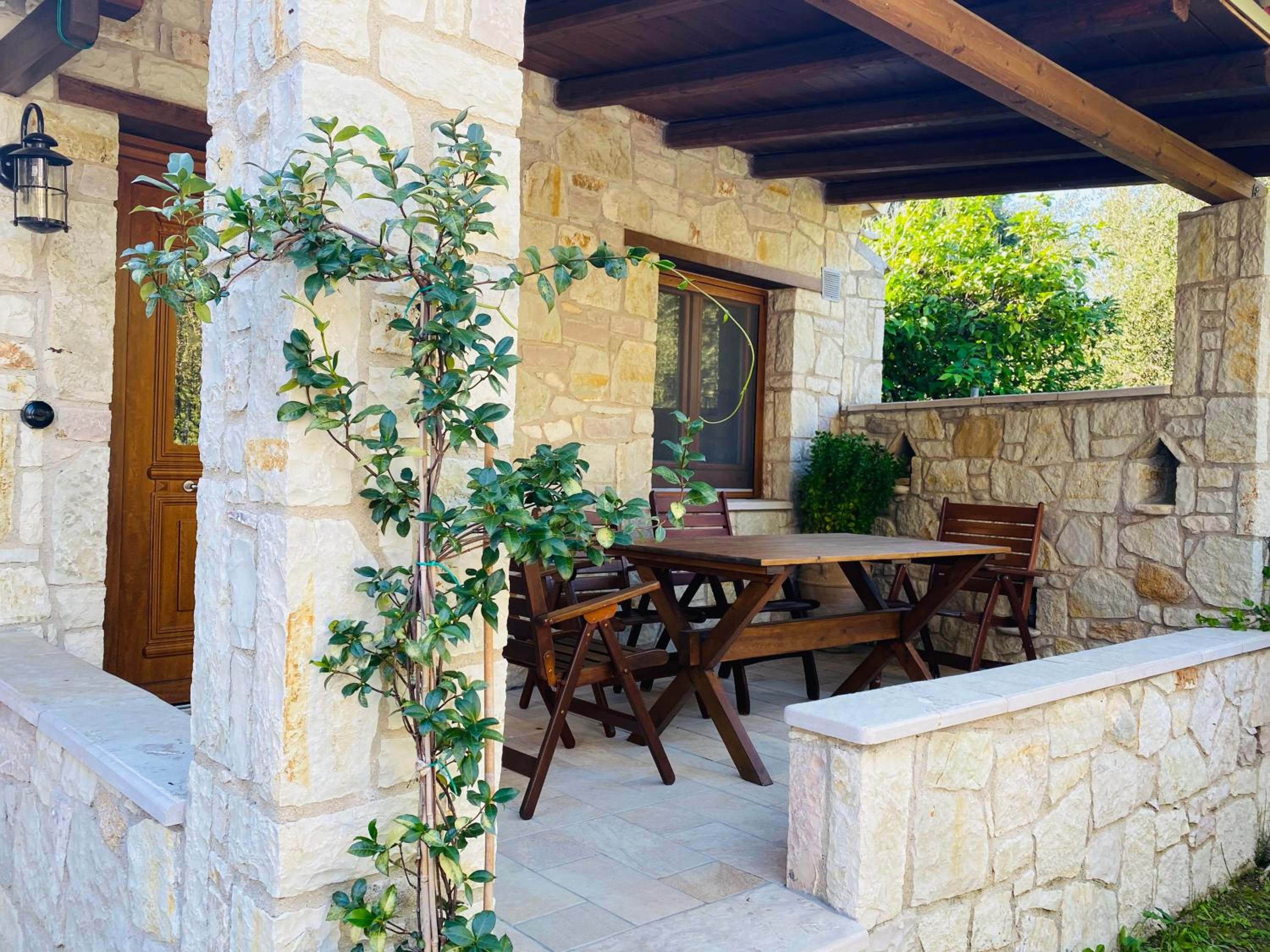 Family Room with Terrace - Photo 7