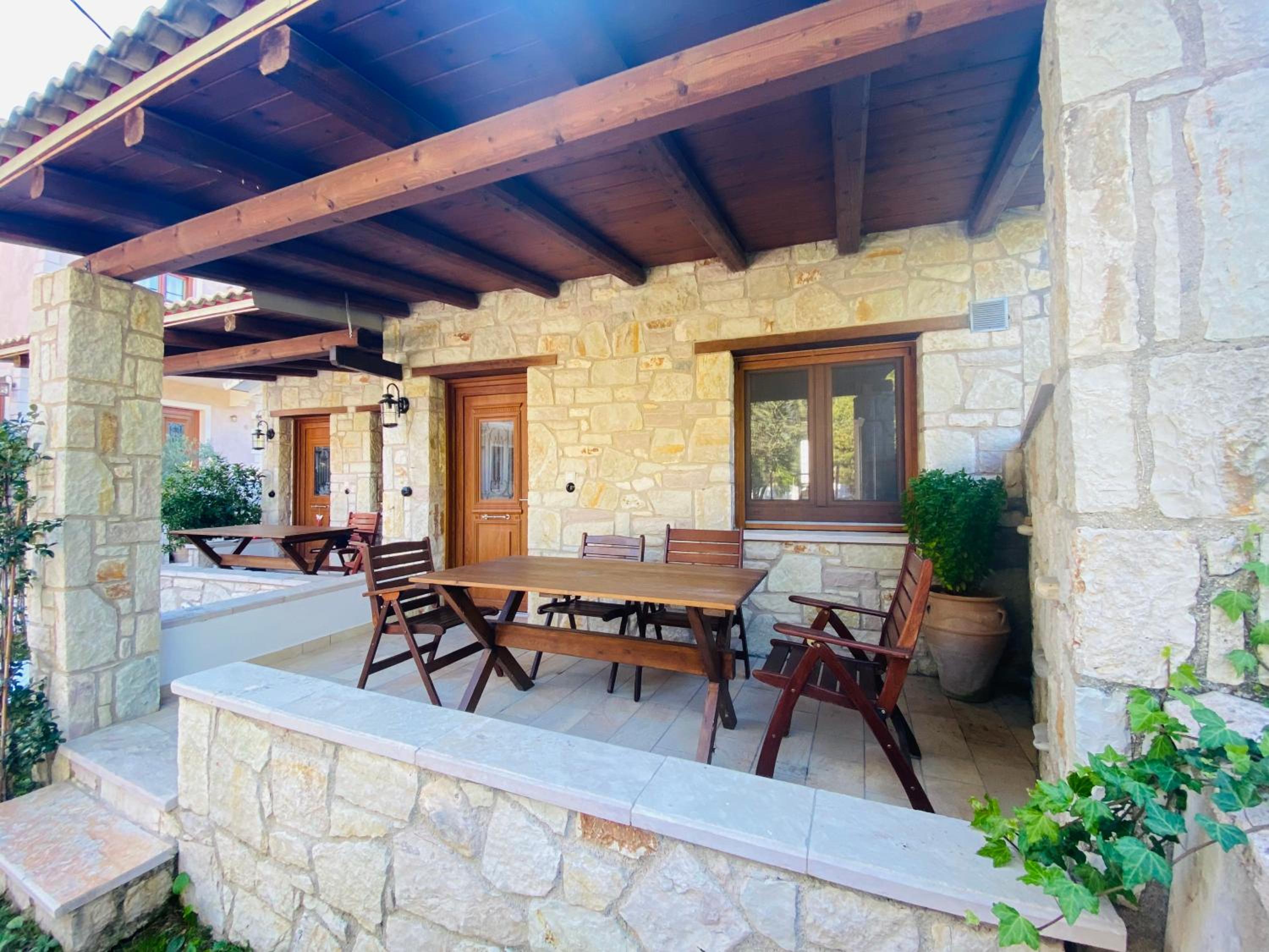 Family Room with Terrace - Photo 2