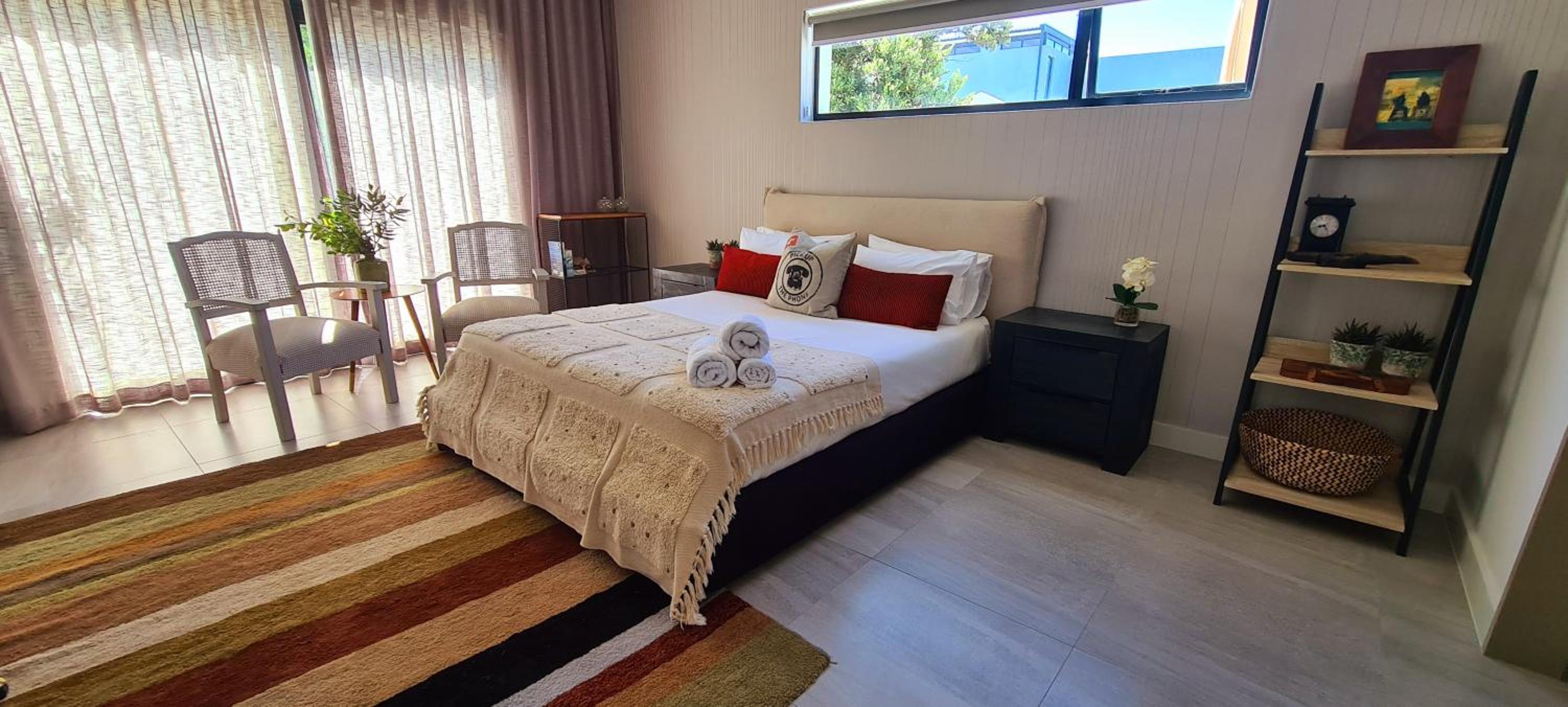 Standard King Room - Photo 7