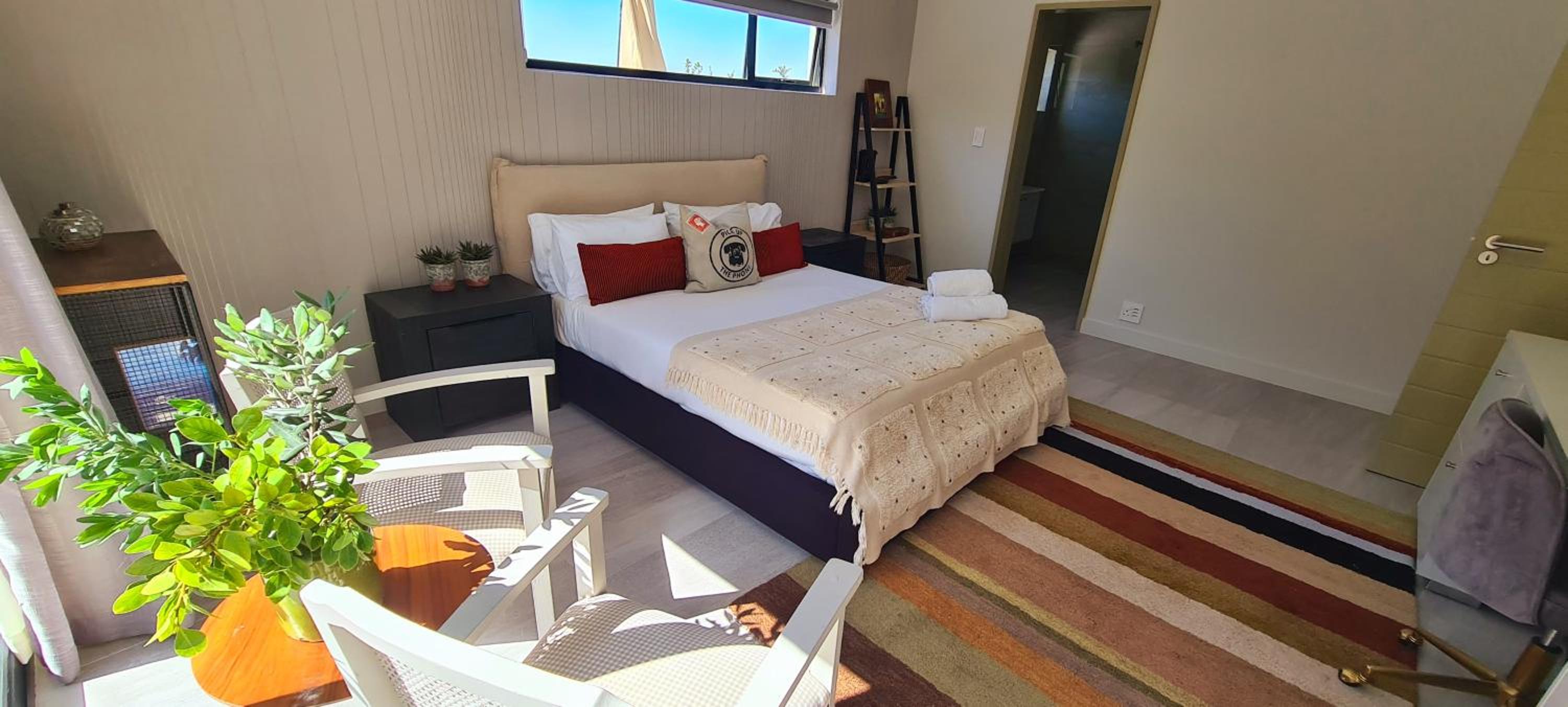 Standard King Room - Photo 3