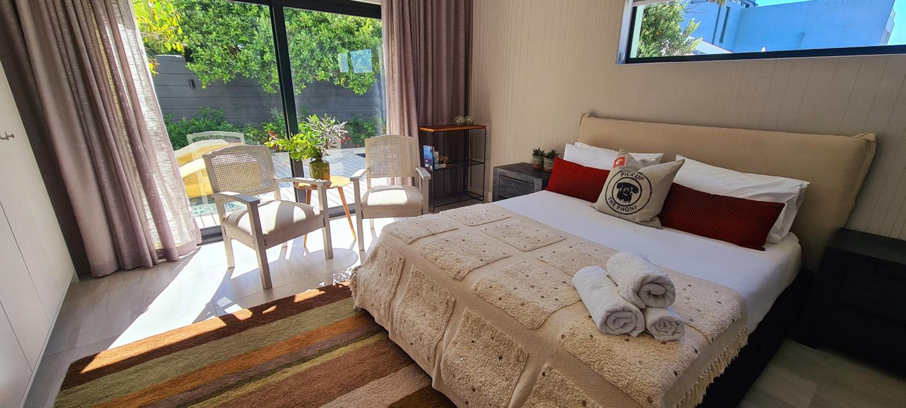 Standard King Room - Photo 21