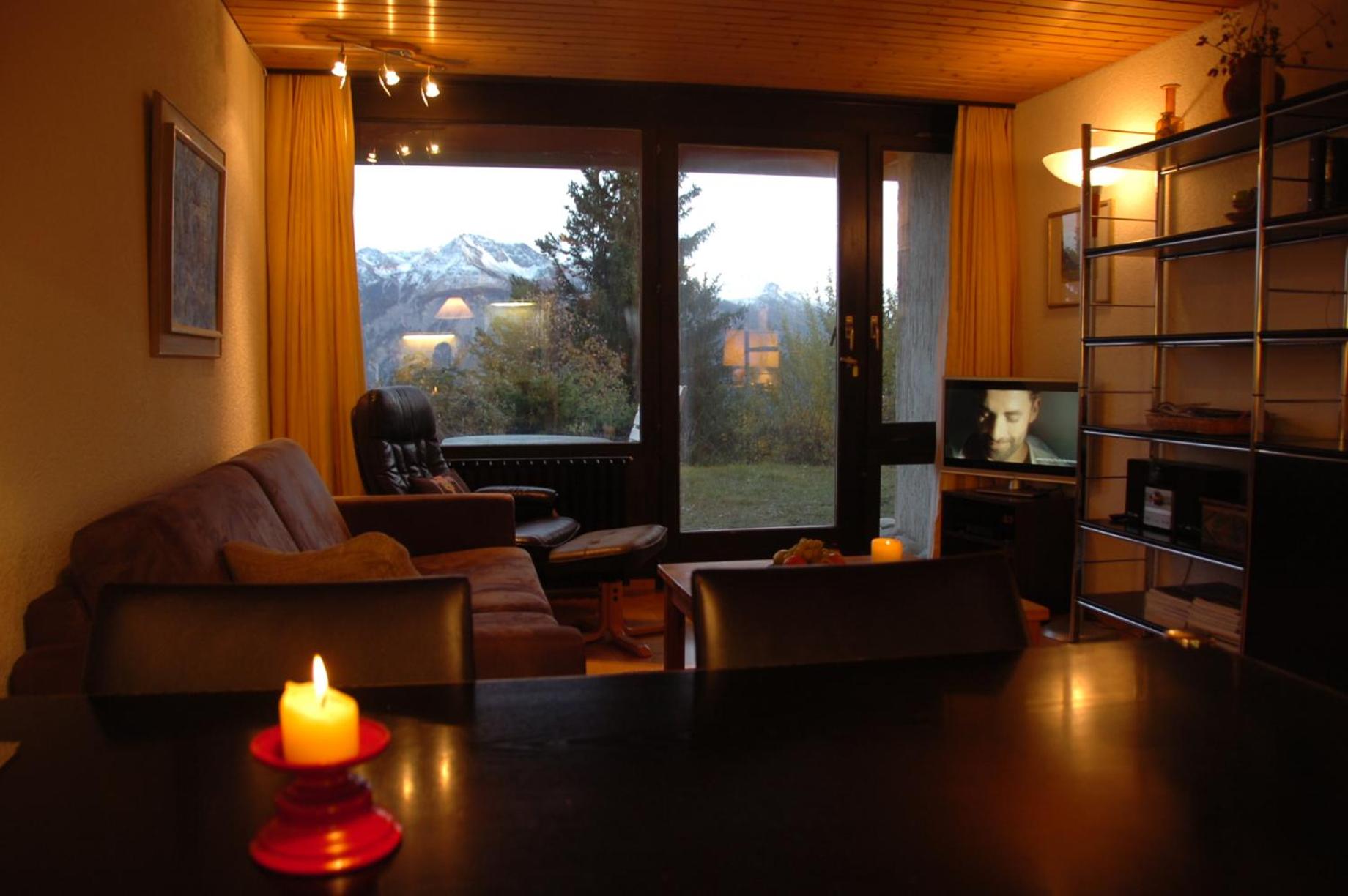 One-Bedroom Apartment photo 2