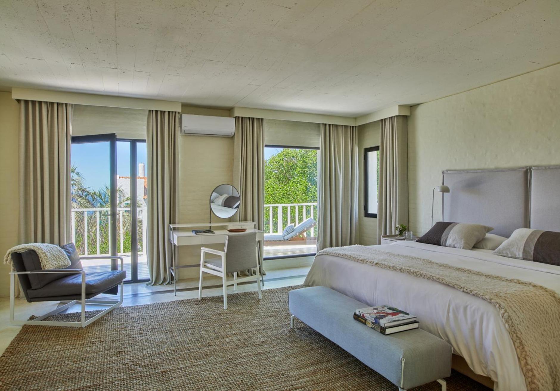 Deluxe Suite with Sea View