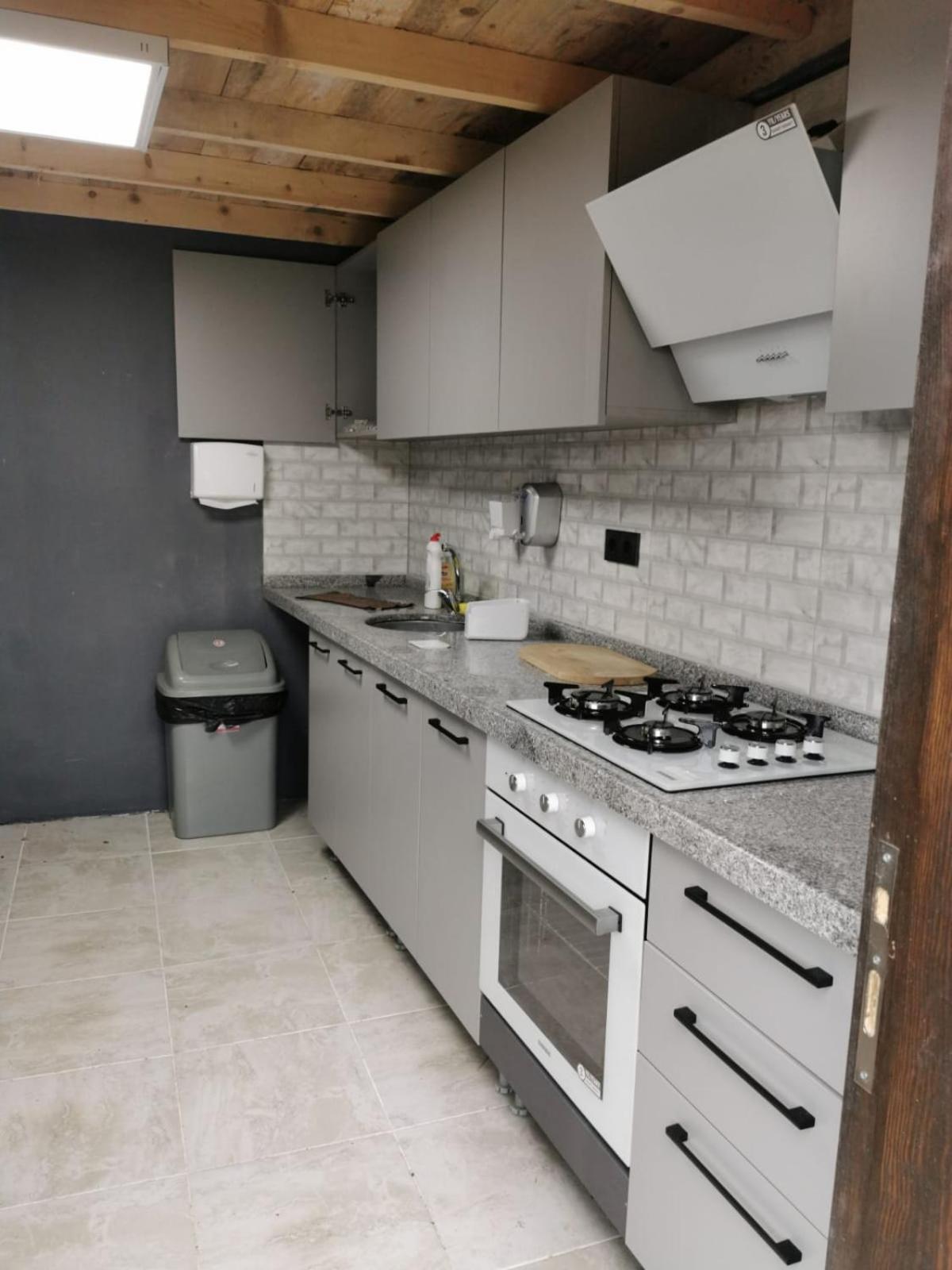 Mobile Home photo 2
