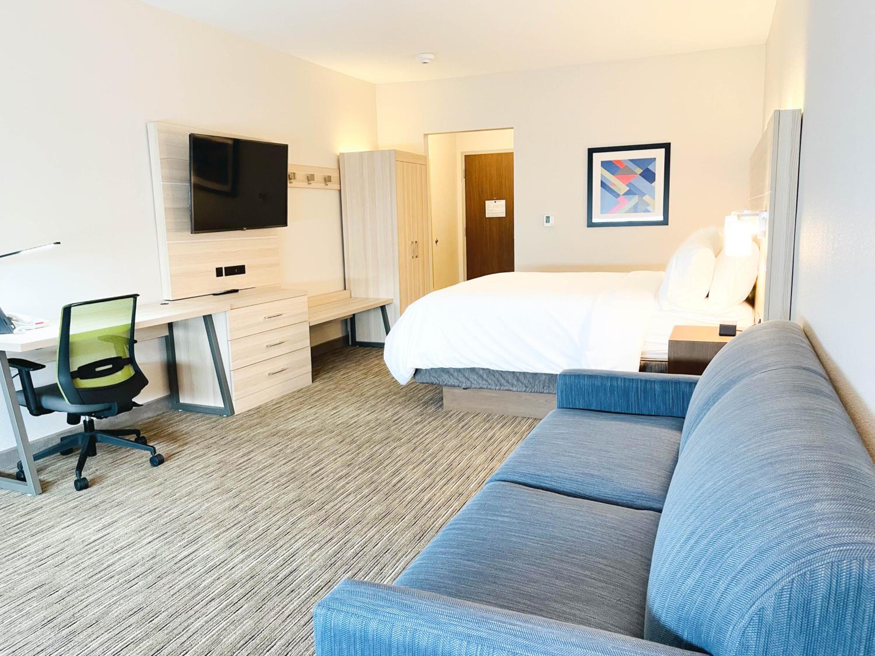 King Suite - Photo 2