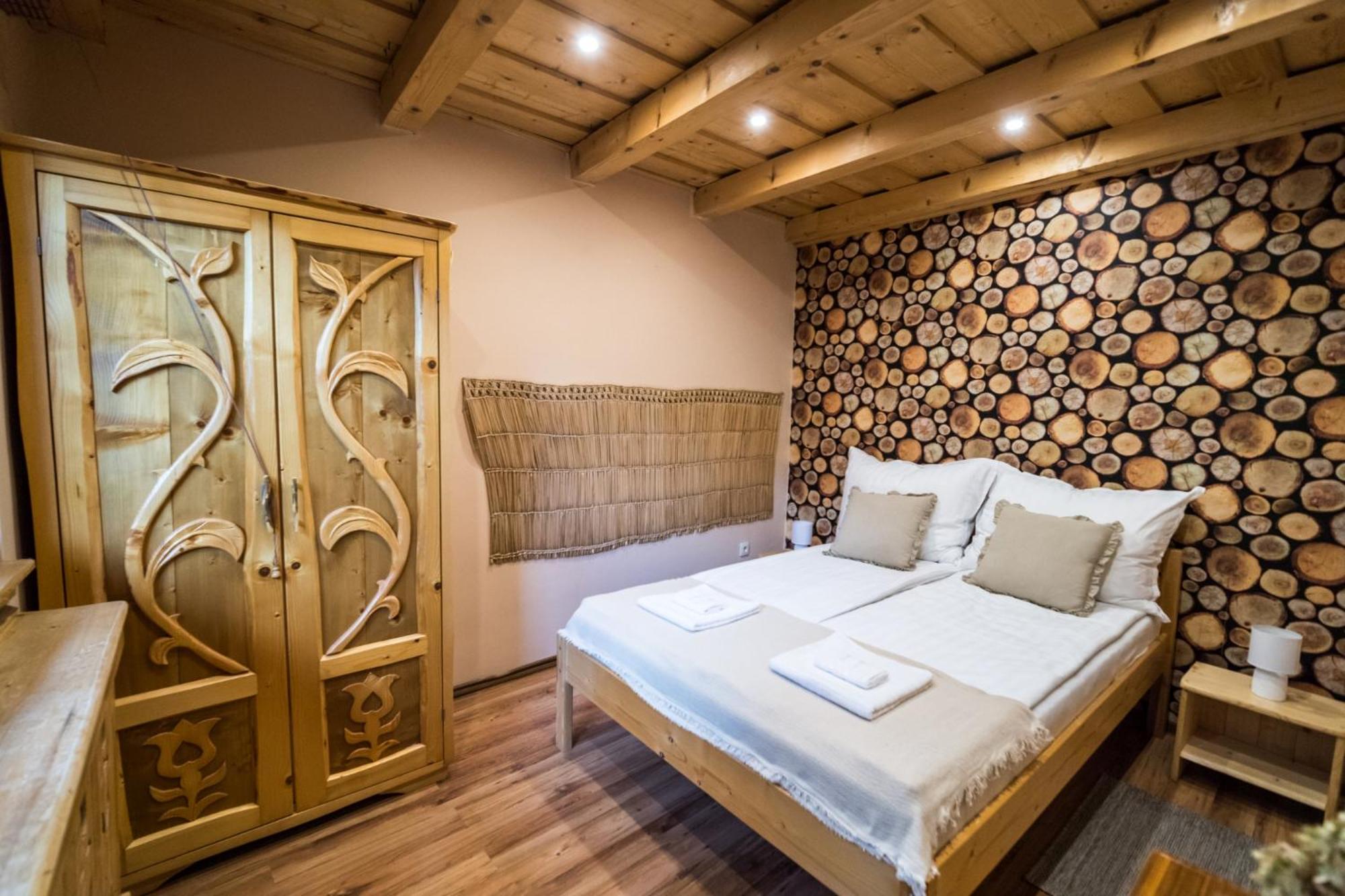 Three-Bedroom Apartment - Photo 4