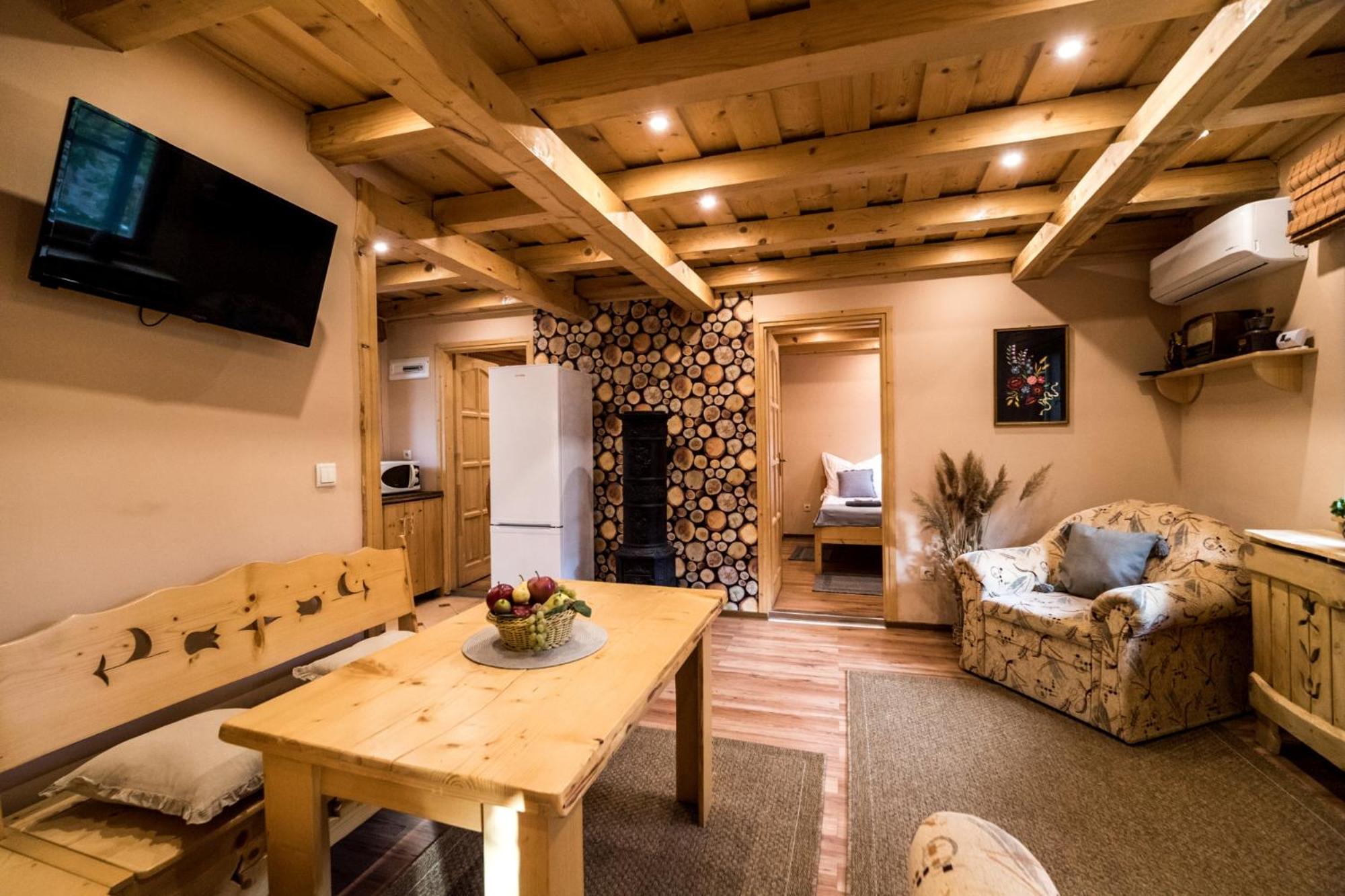 Three-Bedroom Apartment - Photo 6