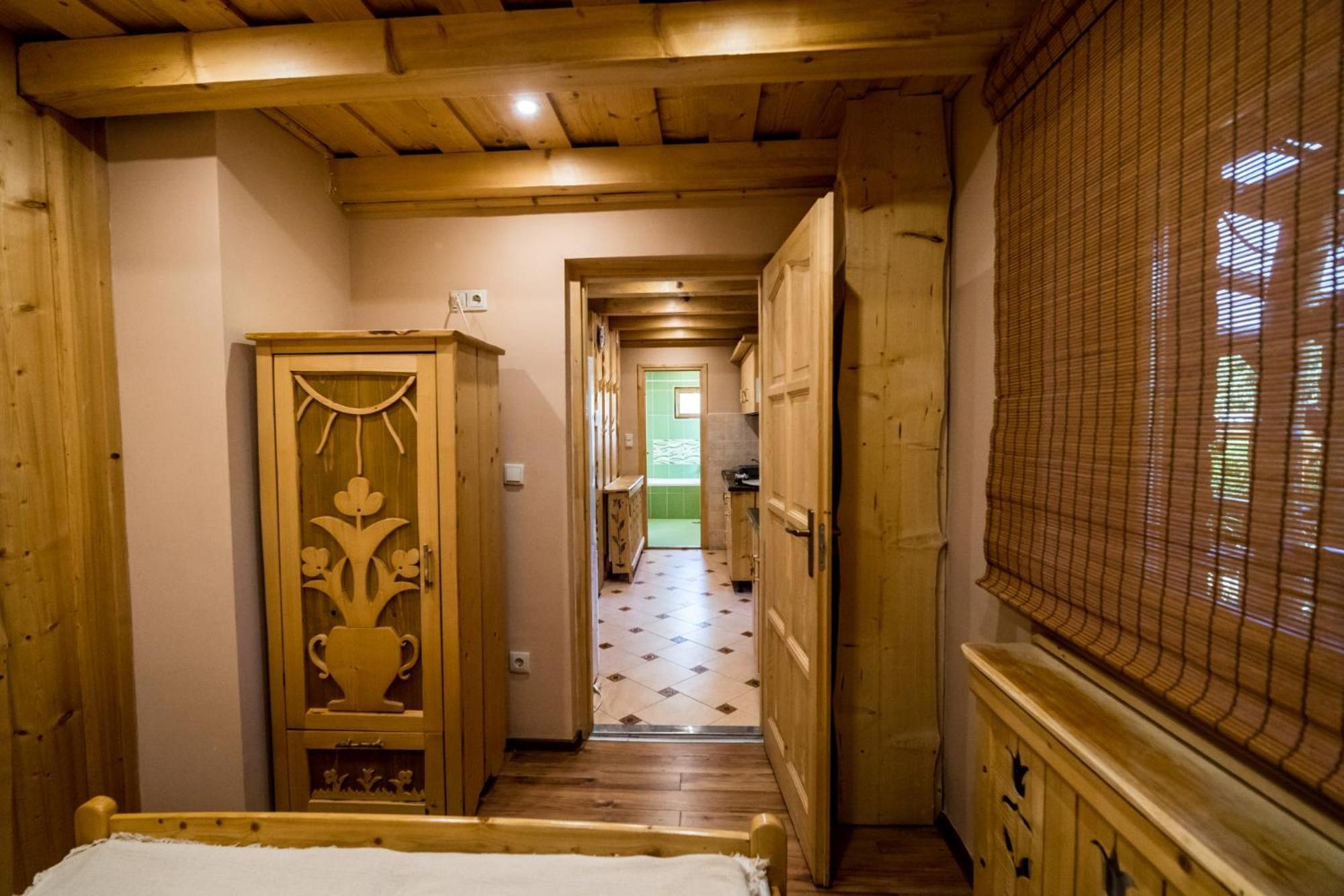 Three-Bedroom Apartment - Photo 8