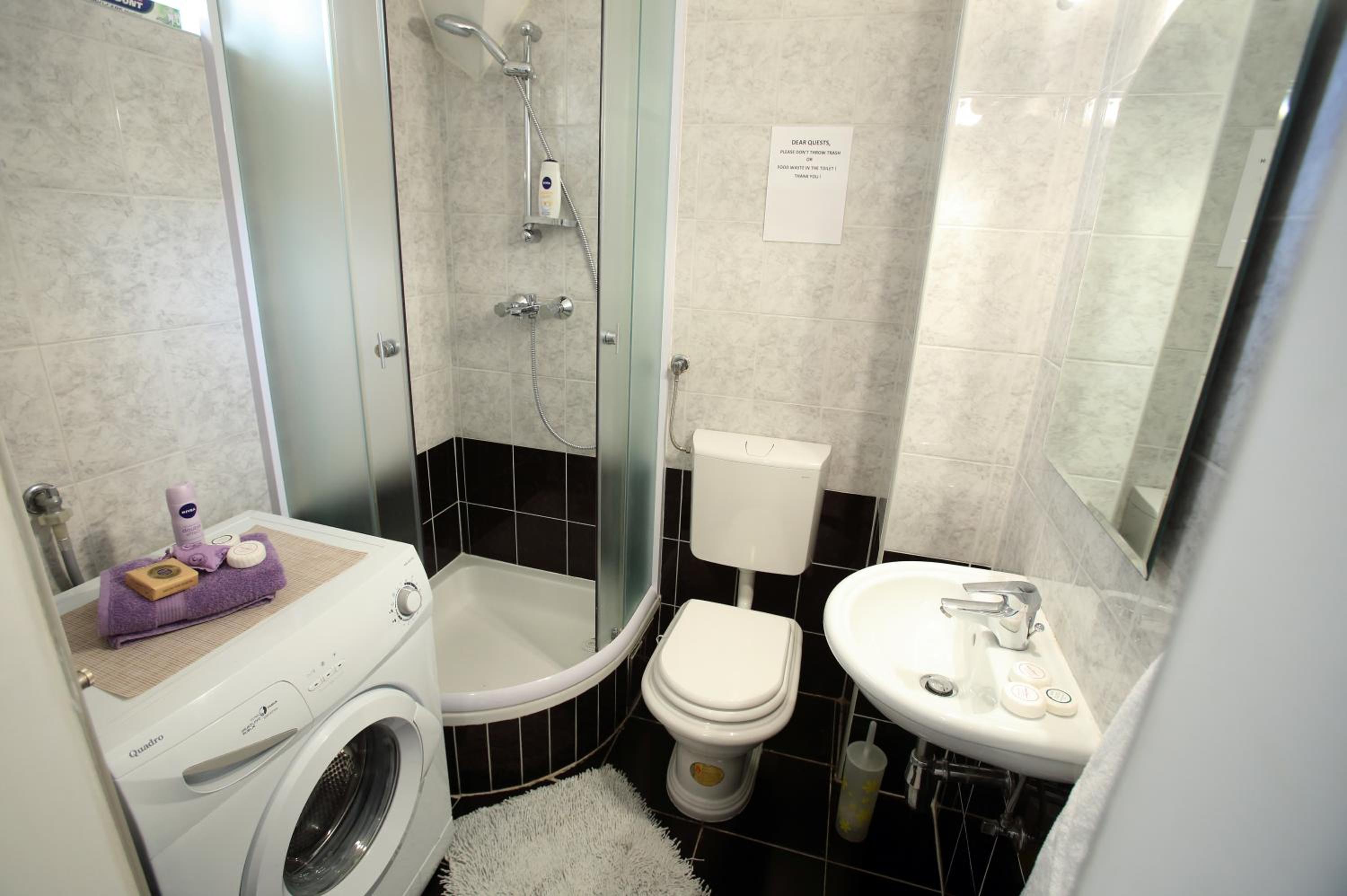 One-Bedroom Apartment - Photo 16