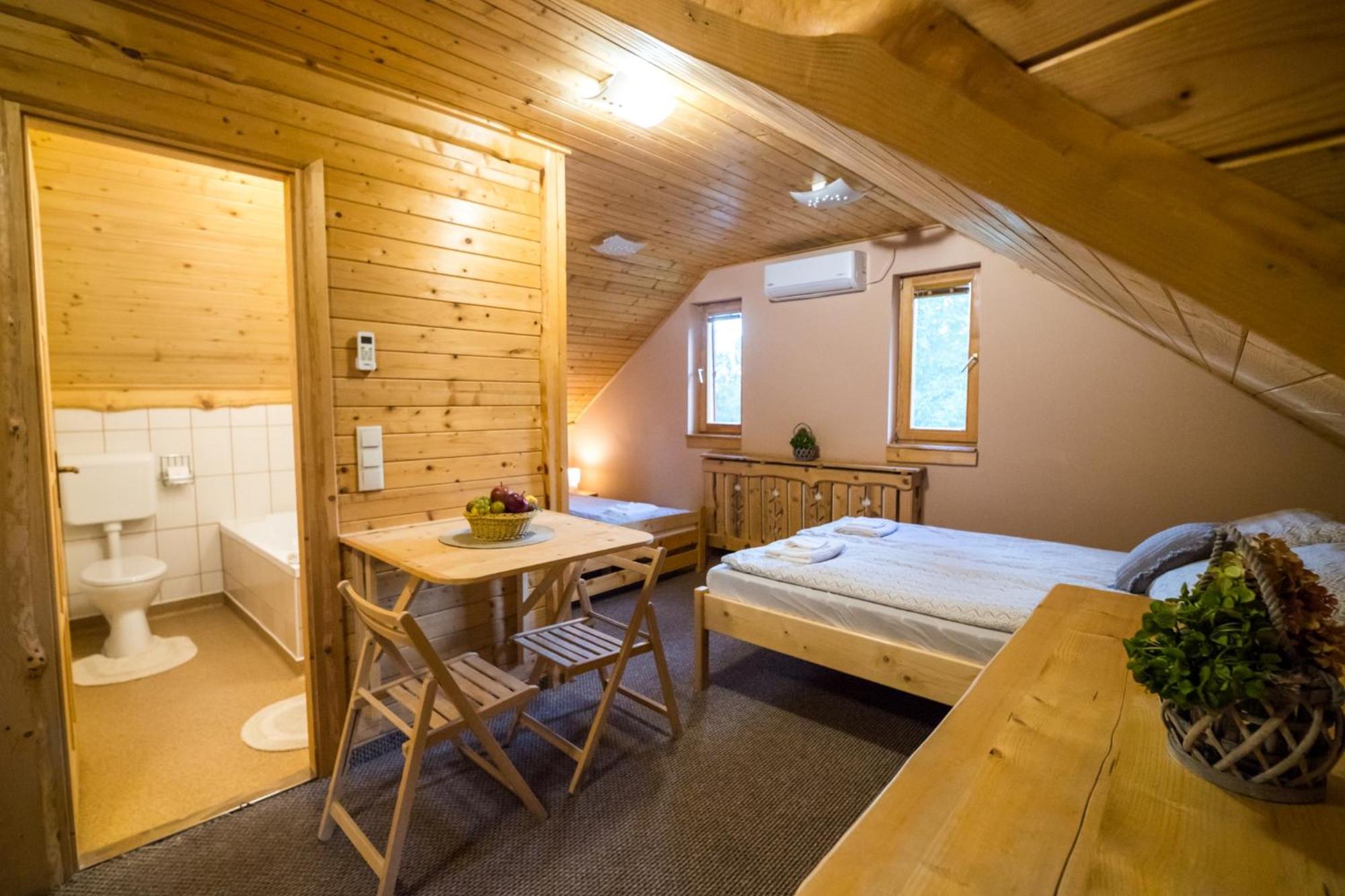 Apartment with Balcony - Photo 11
