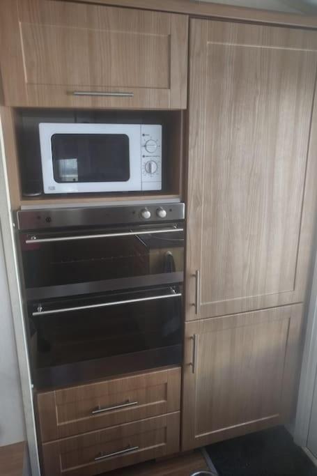 Two-Bedroom Static Caravan photo 3