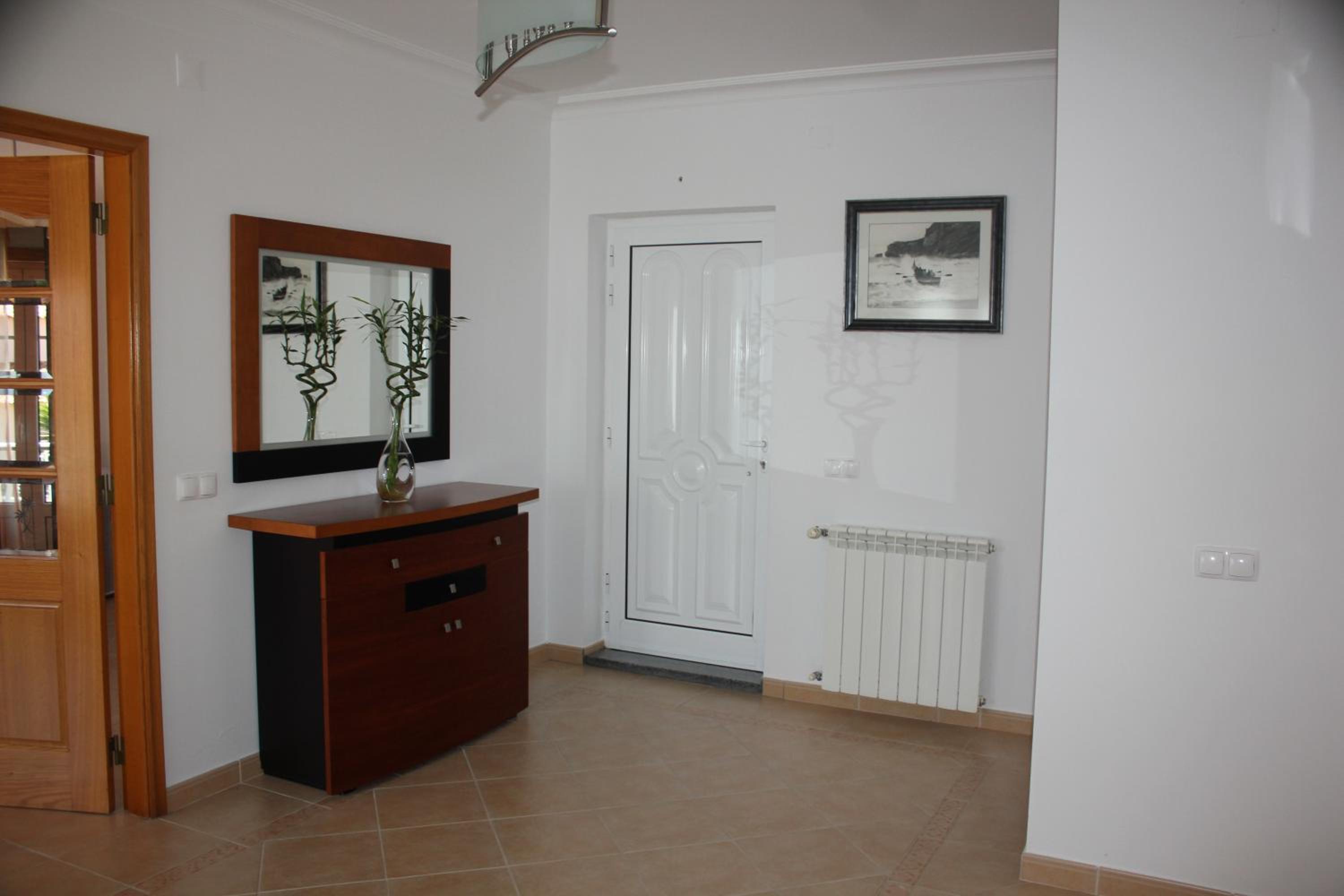 Large Double Room - Photo 11