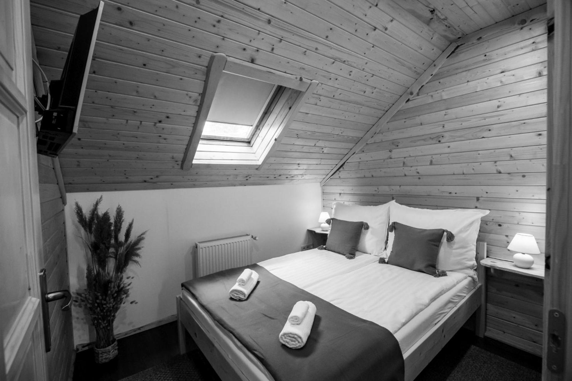 Standard Queen Room - Photo 1