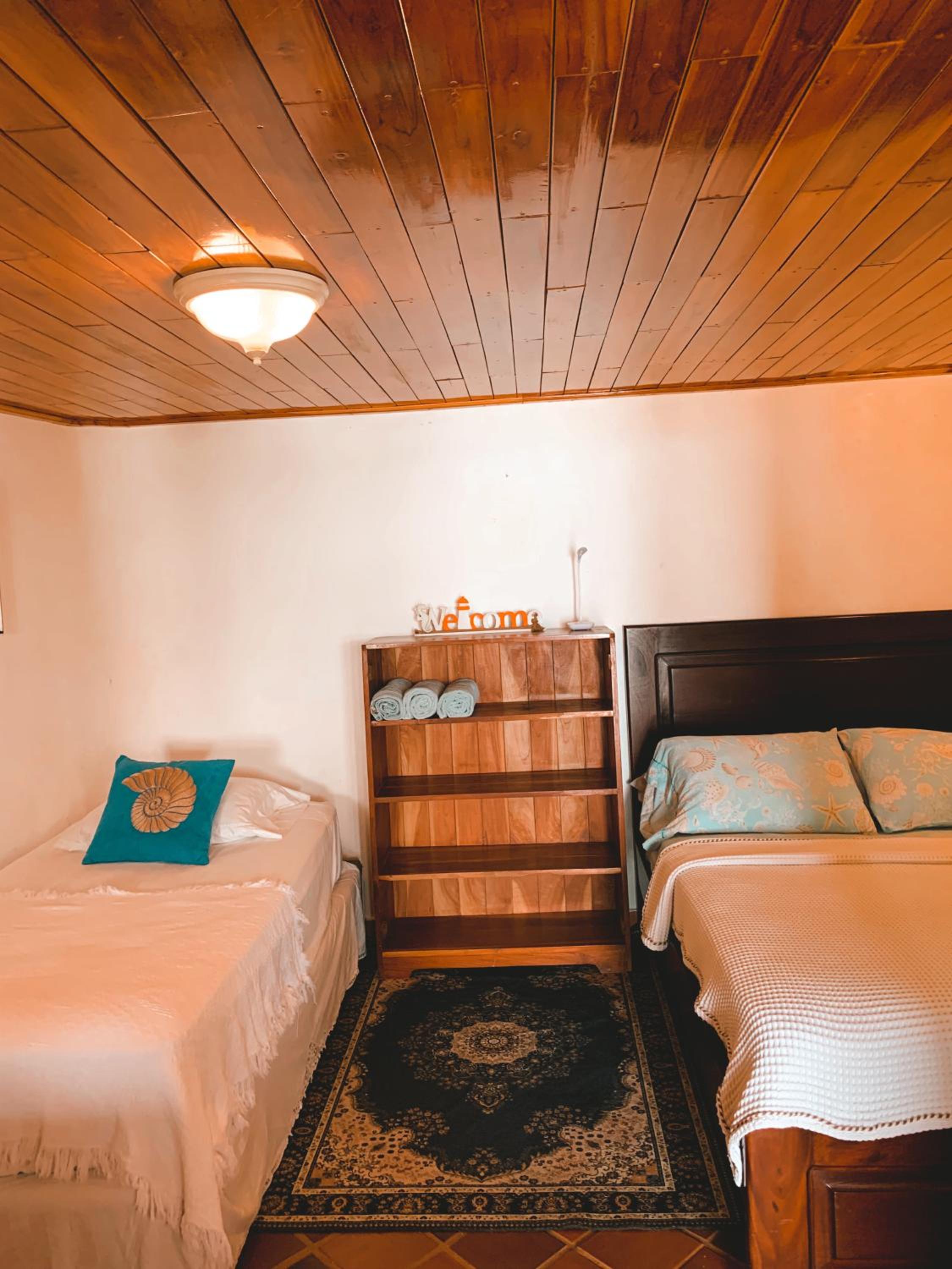 Double Room with Shared Bathroom photo 2