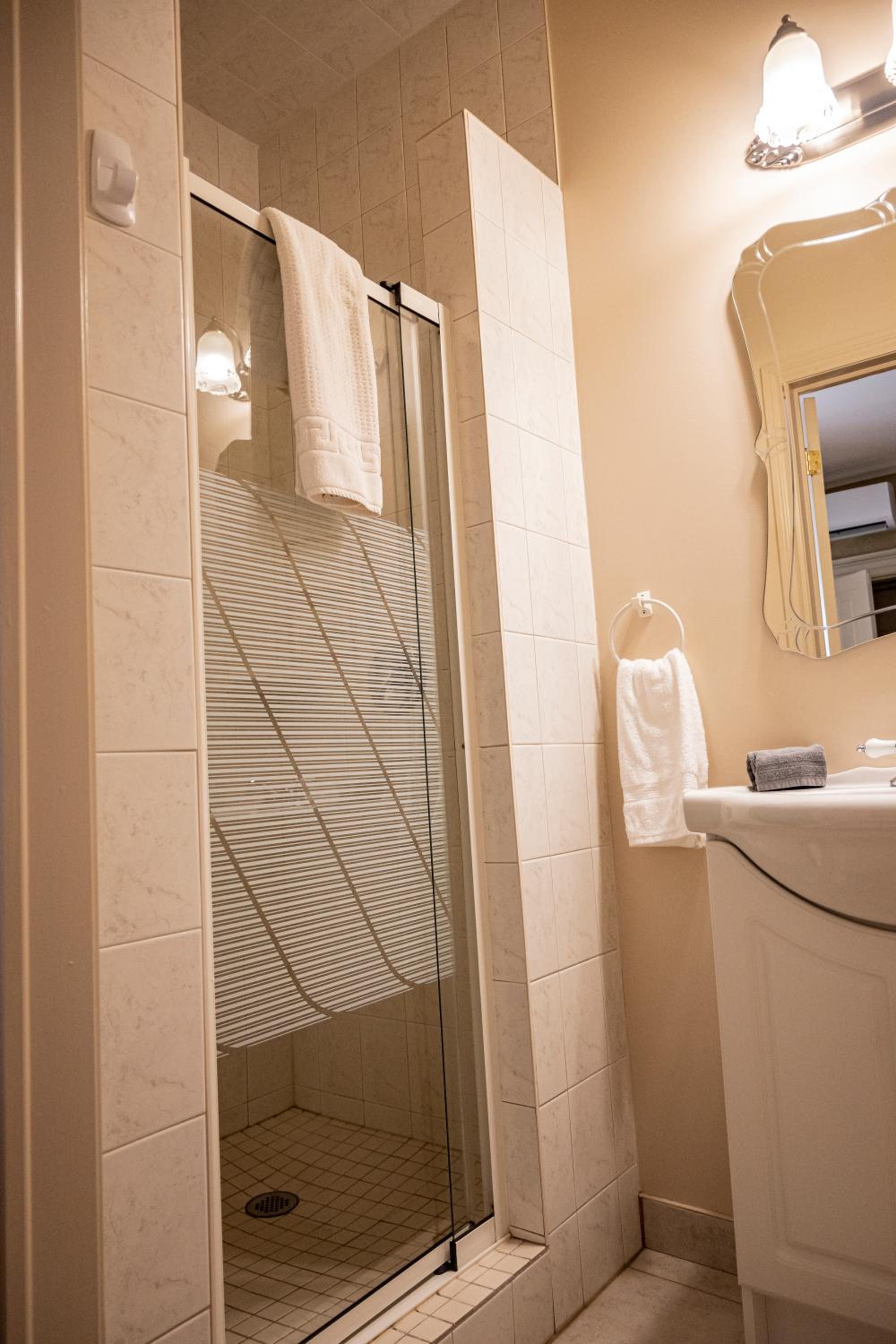 Queen Suite with Sea View photo 3