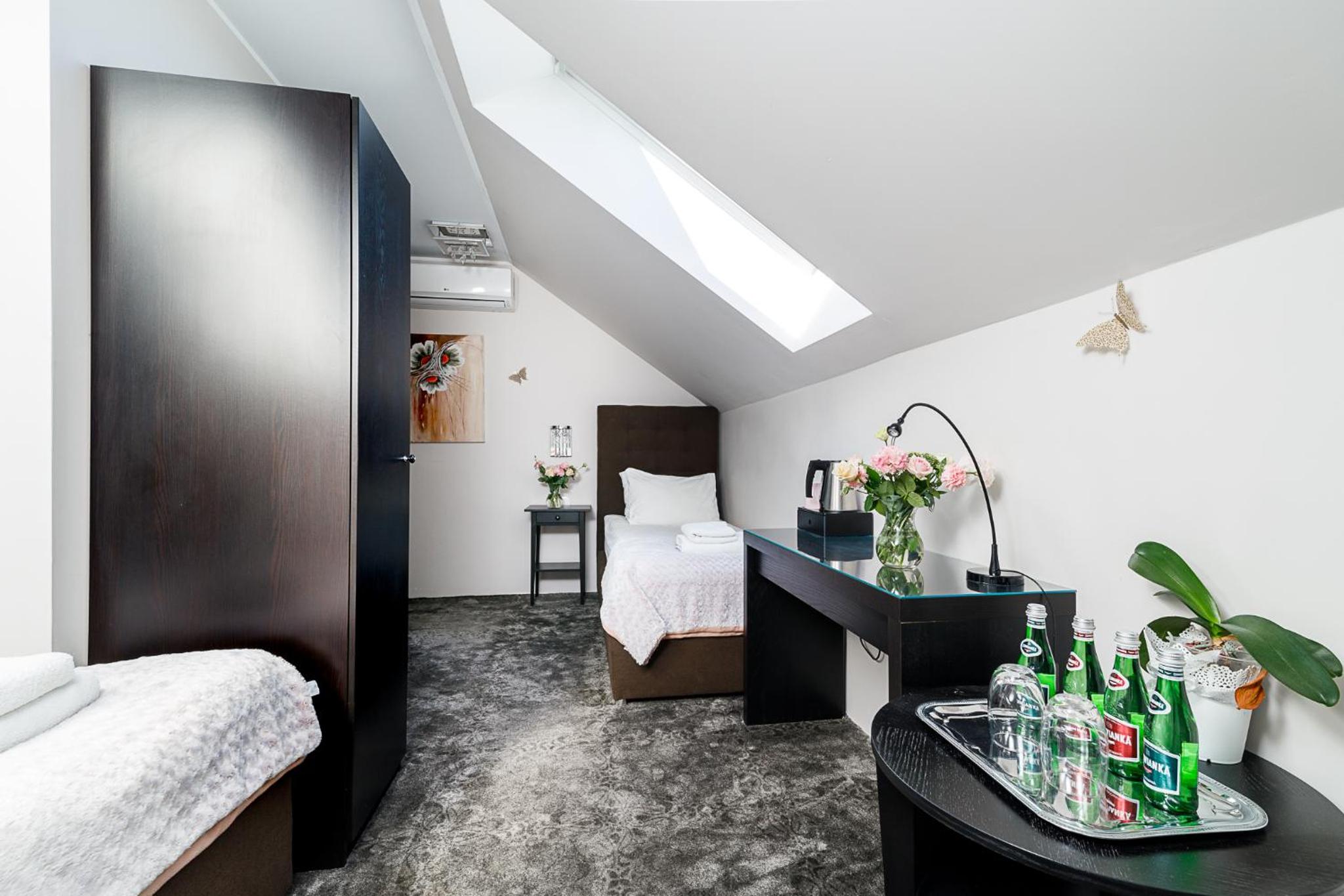 Deluxe Twin Room - Photo 3