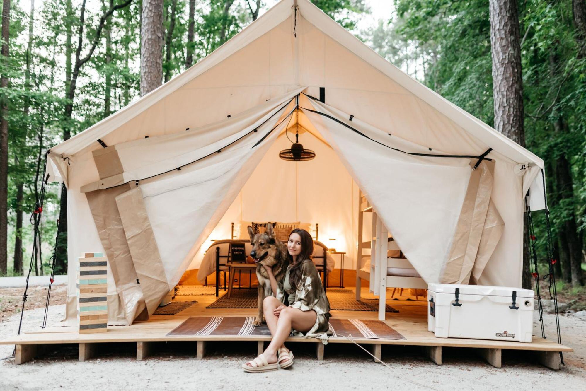 Tent 12 photo 2