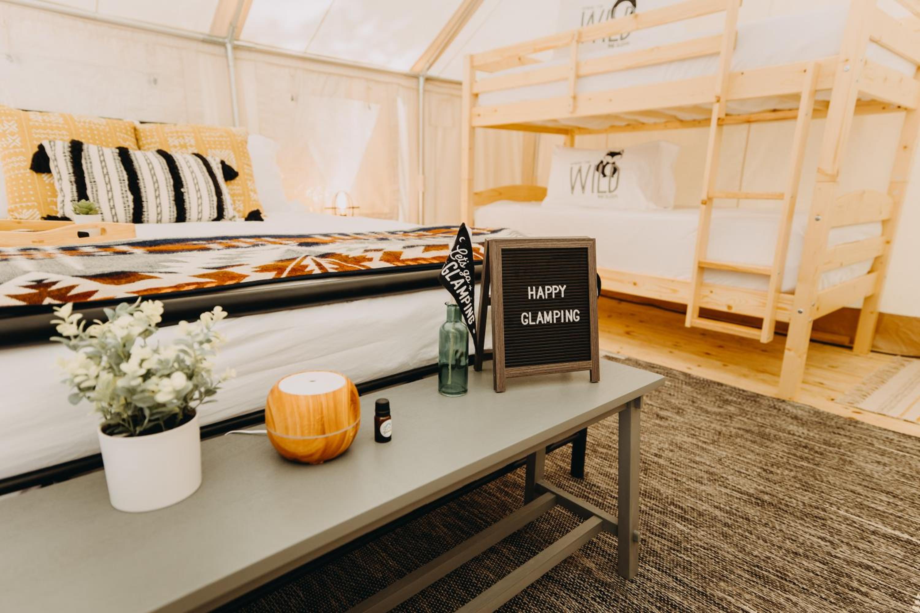 Tent 12 photo 1