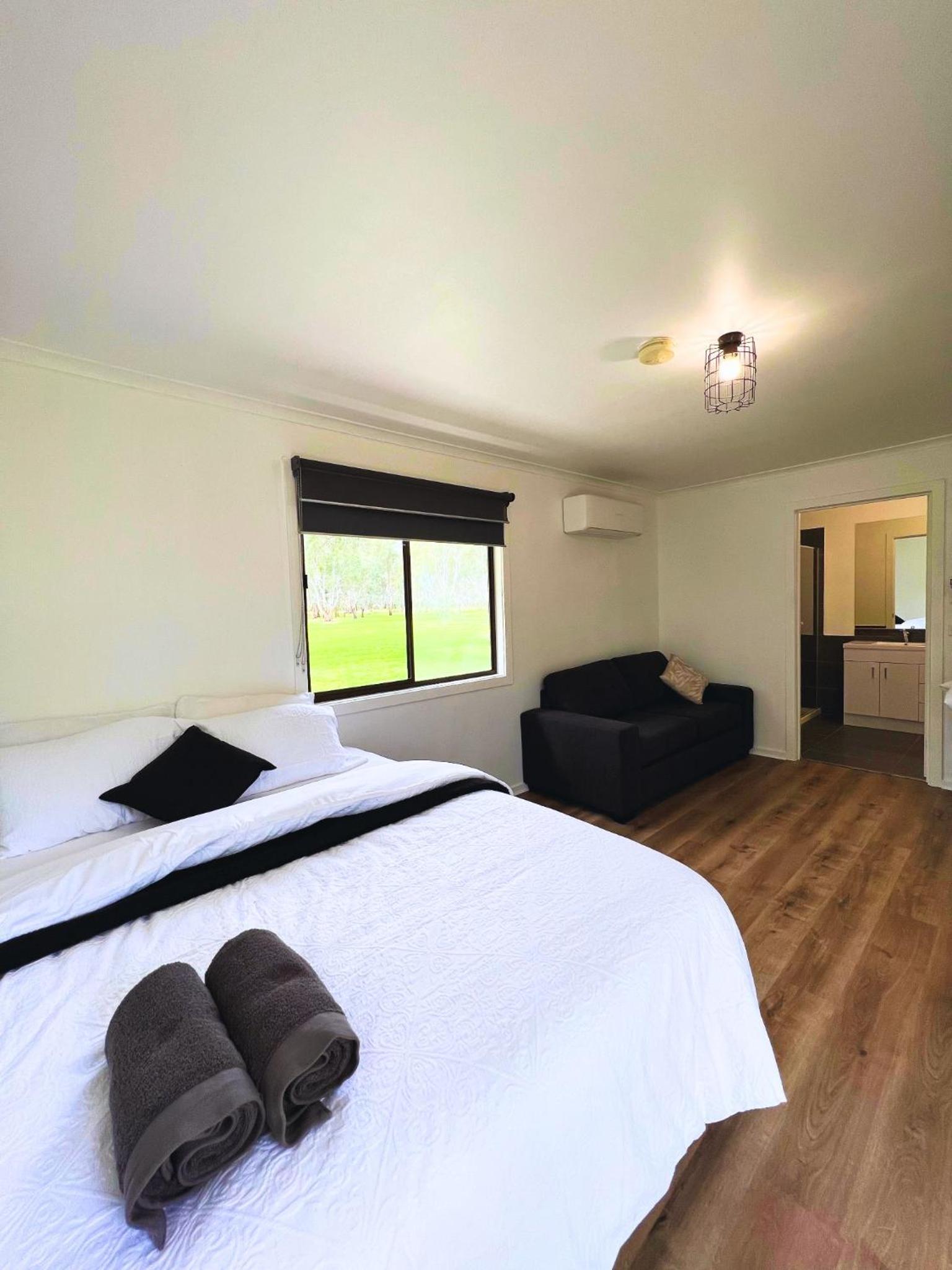 Queen Room with Garden View