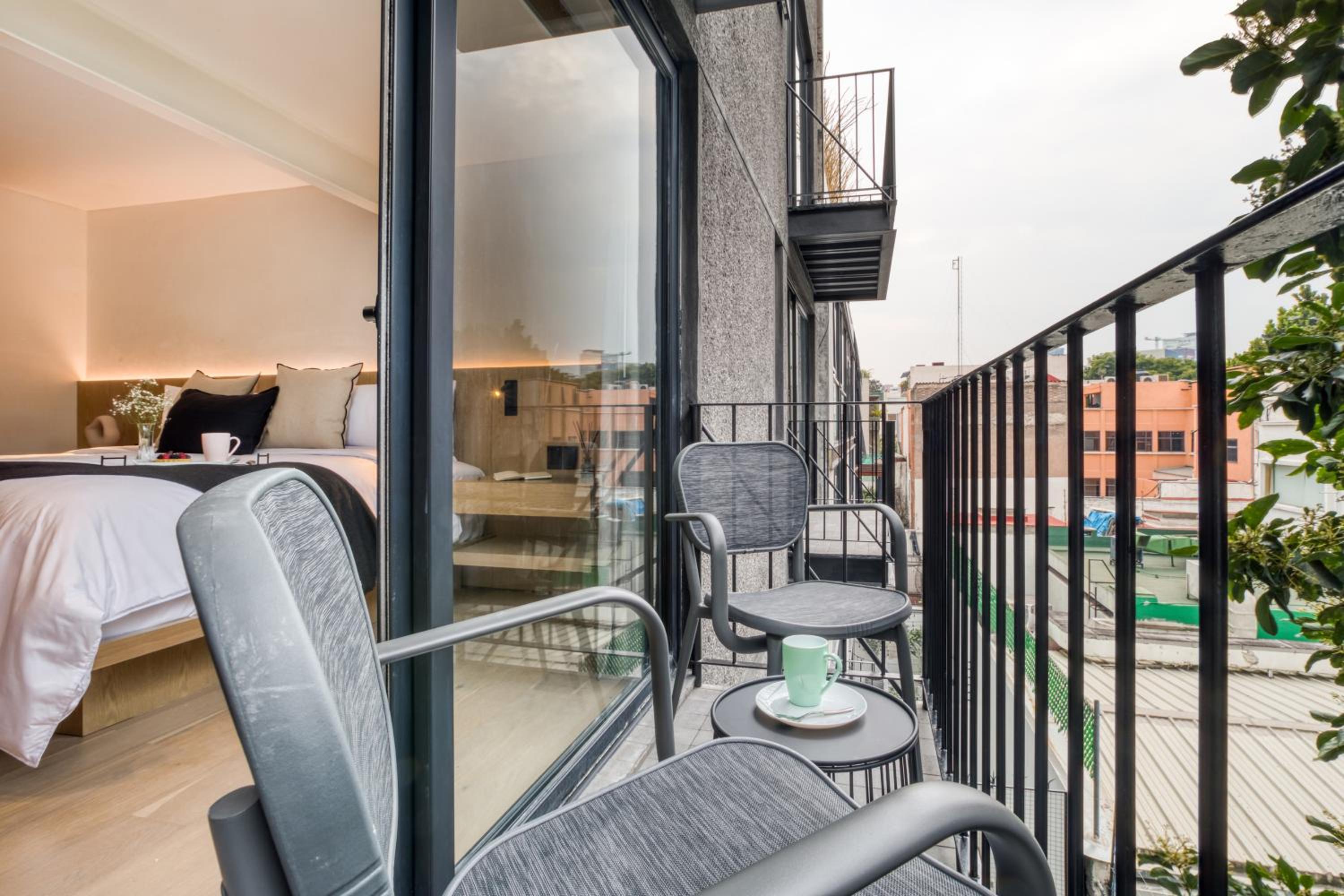 Apartment with Balcony - Photo 12