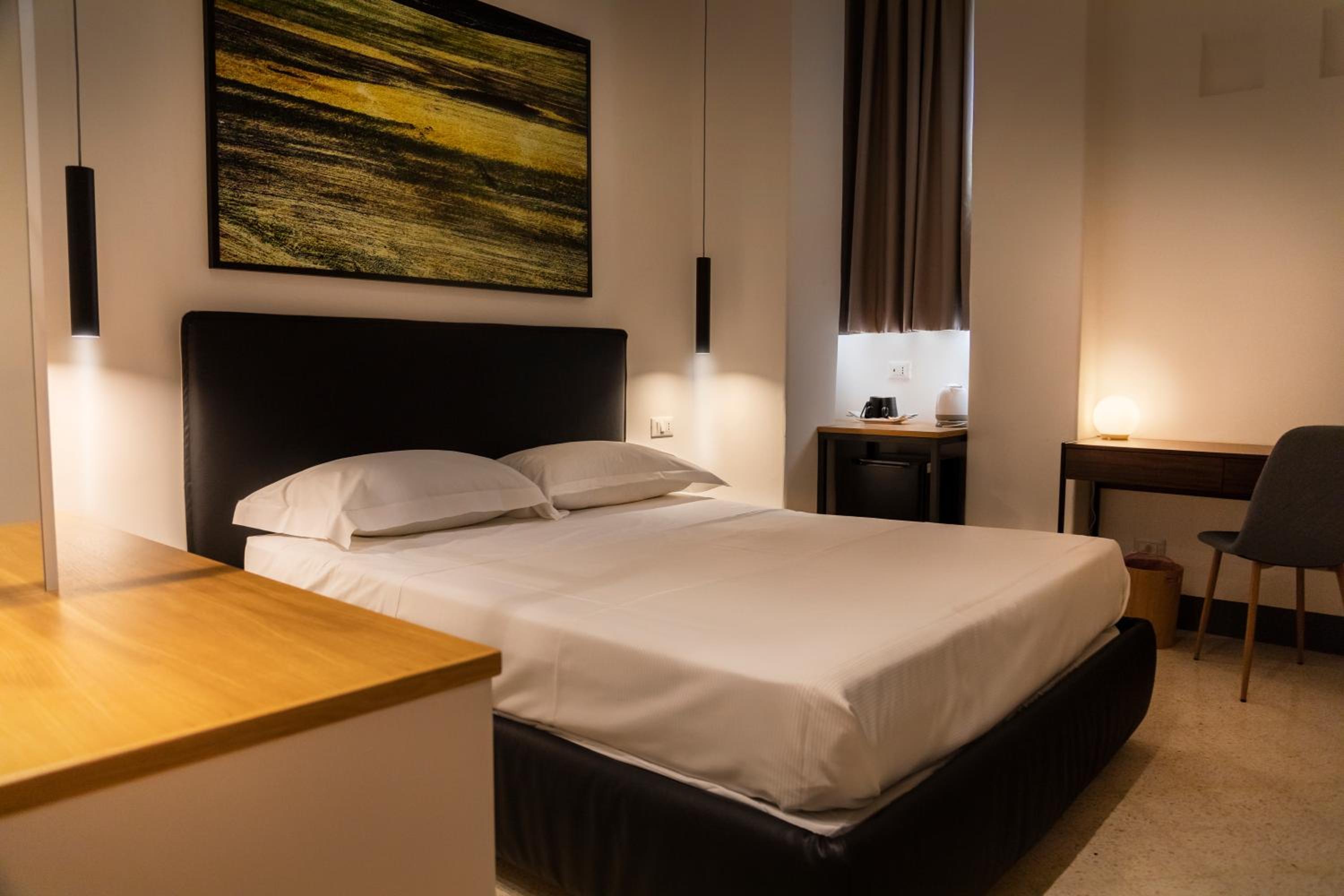 Double Room with Private Bathroom - Photo 4