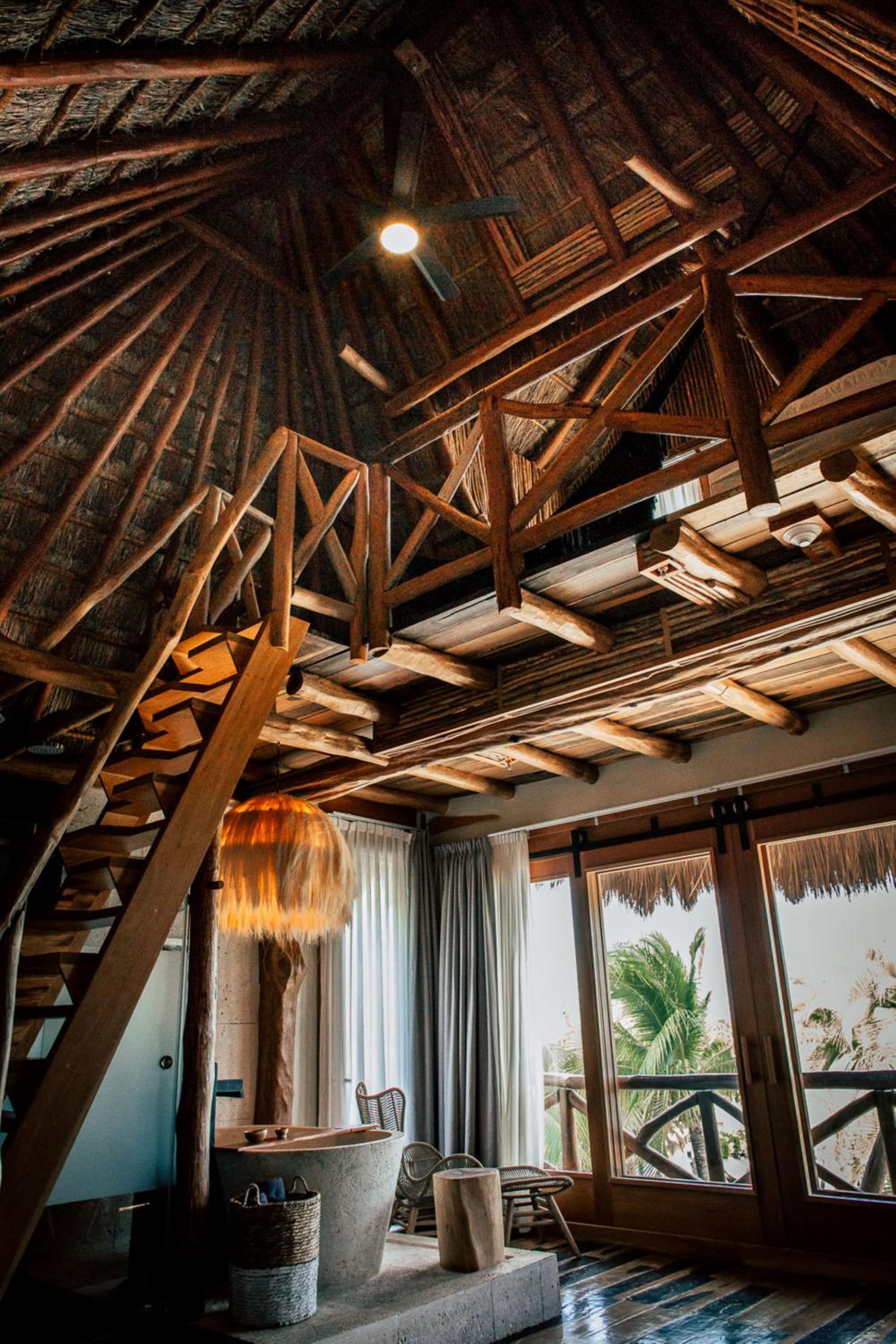 Suite - Photo 14