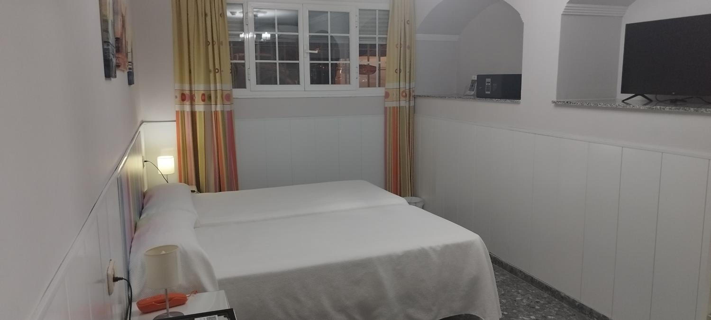 Economy Double or Twin Room photo 3