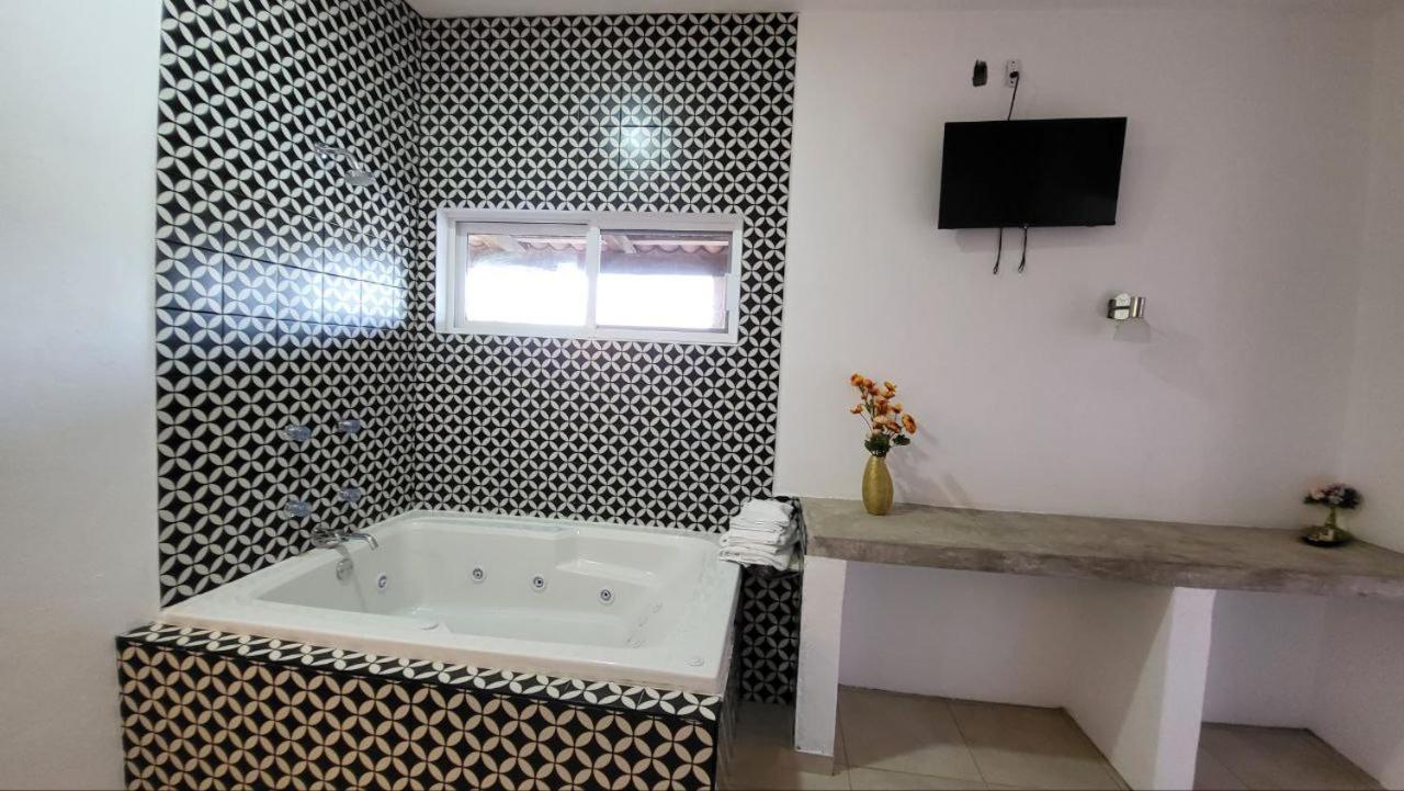 Standard Suite - Photo 3
