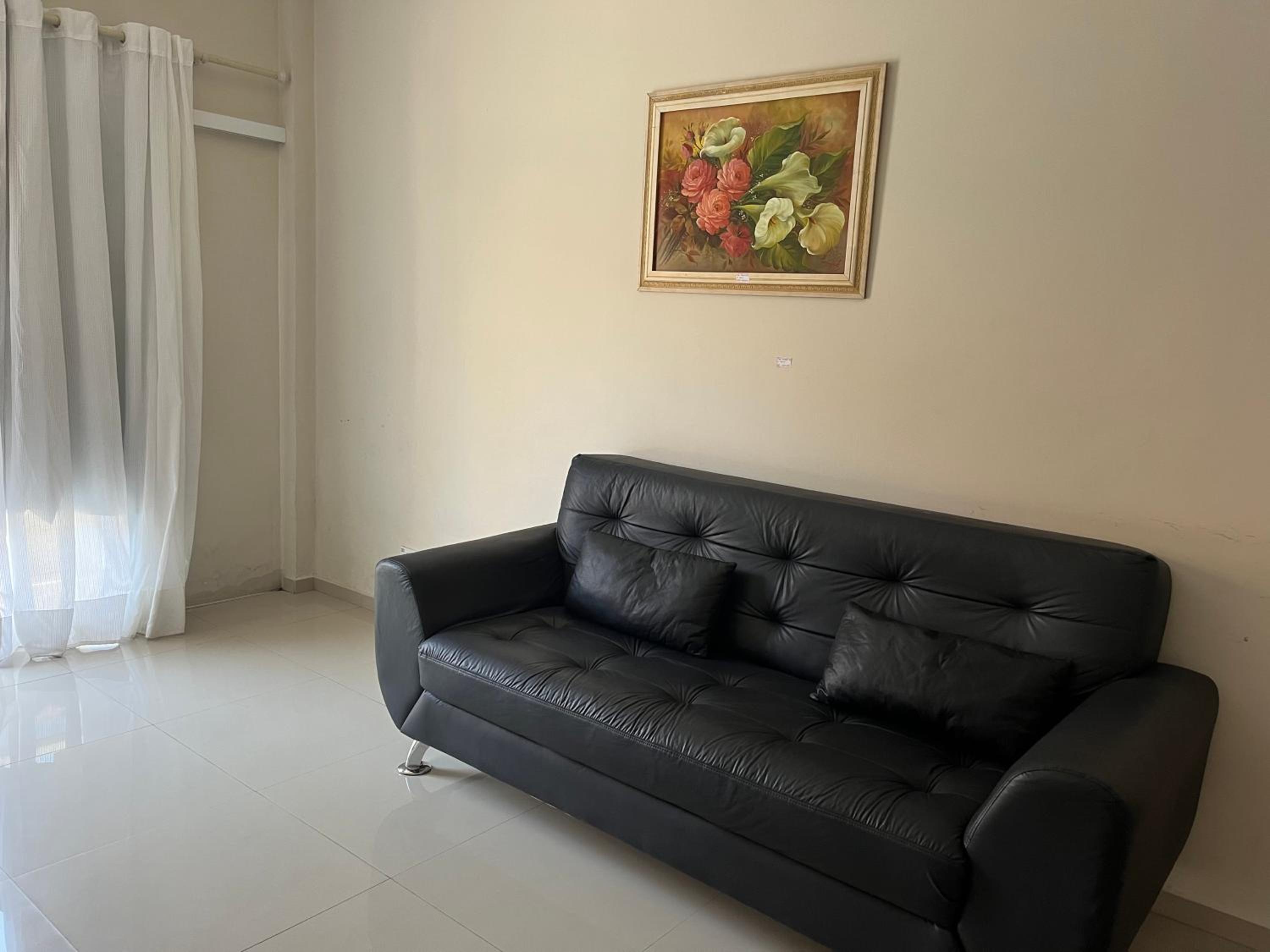 One-Bedroom Apartment - Photo 12