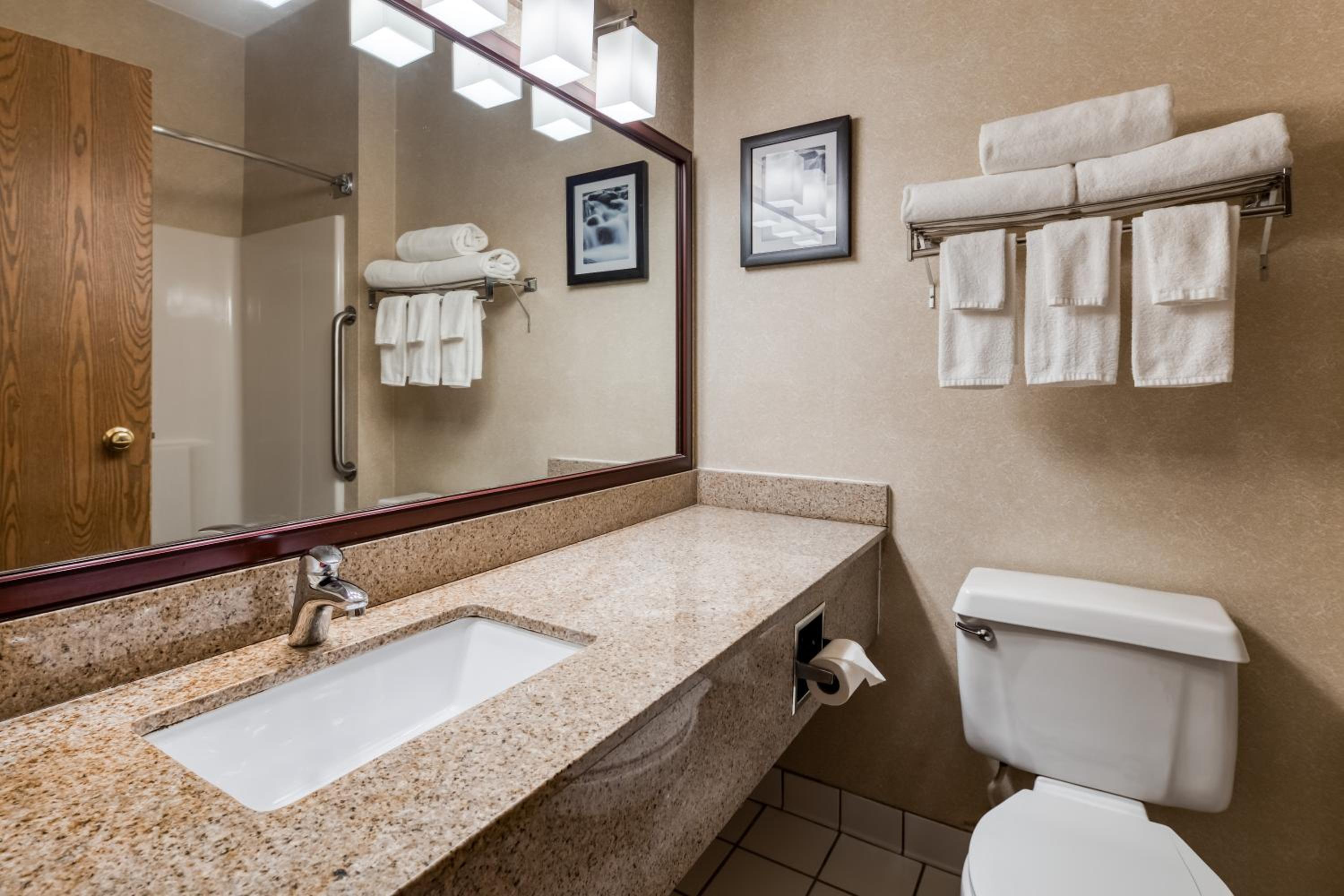 King Room - Non-Smoking - Photo 6