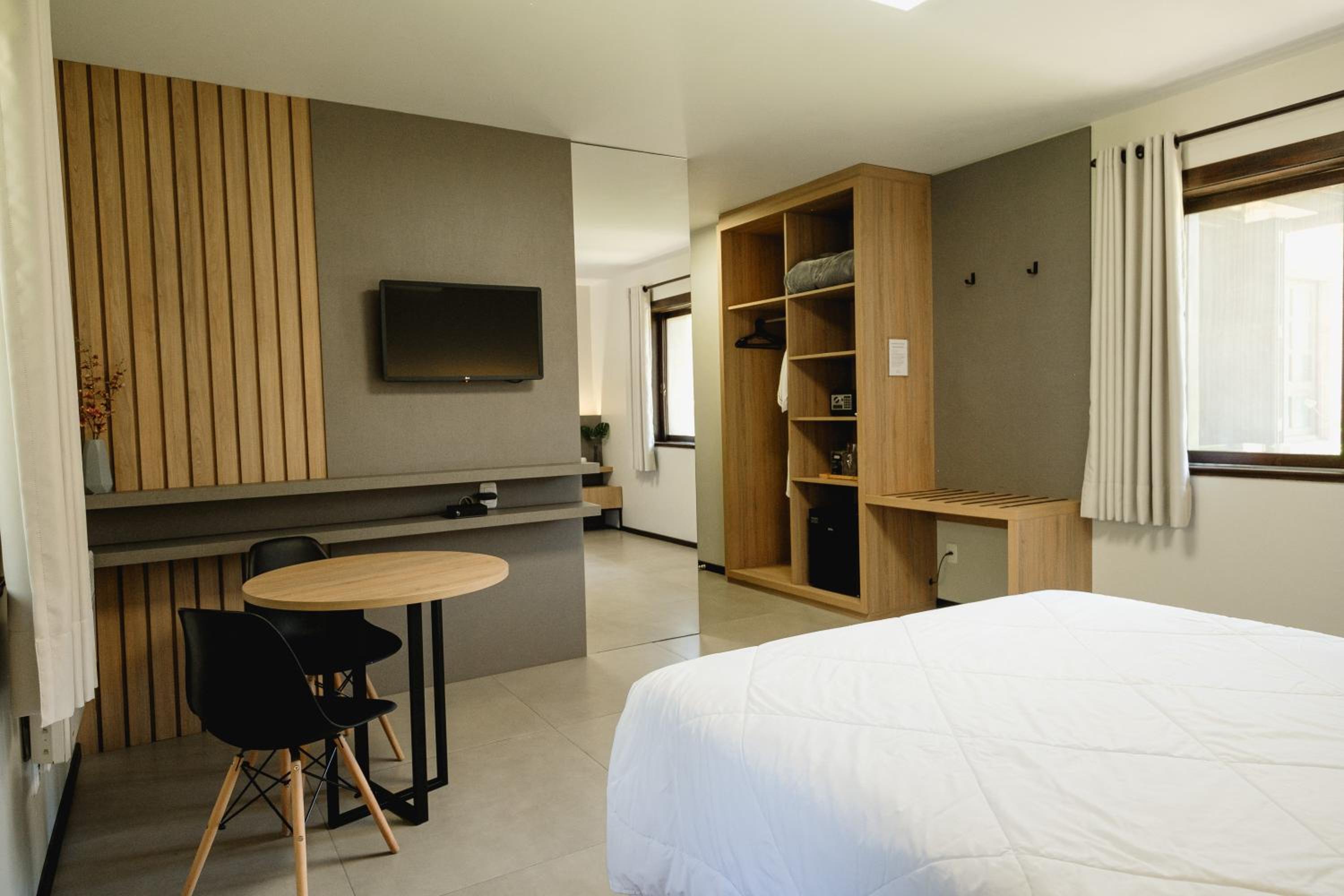 Deluxe Suite with Spa Bath