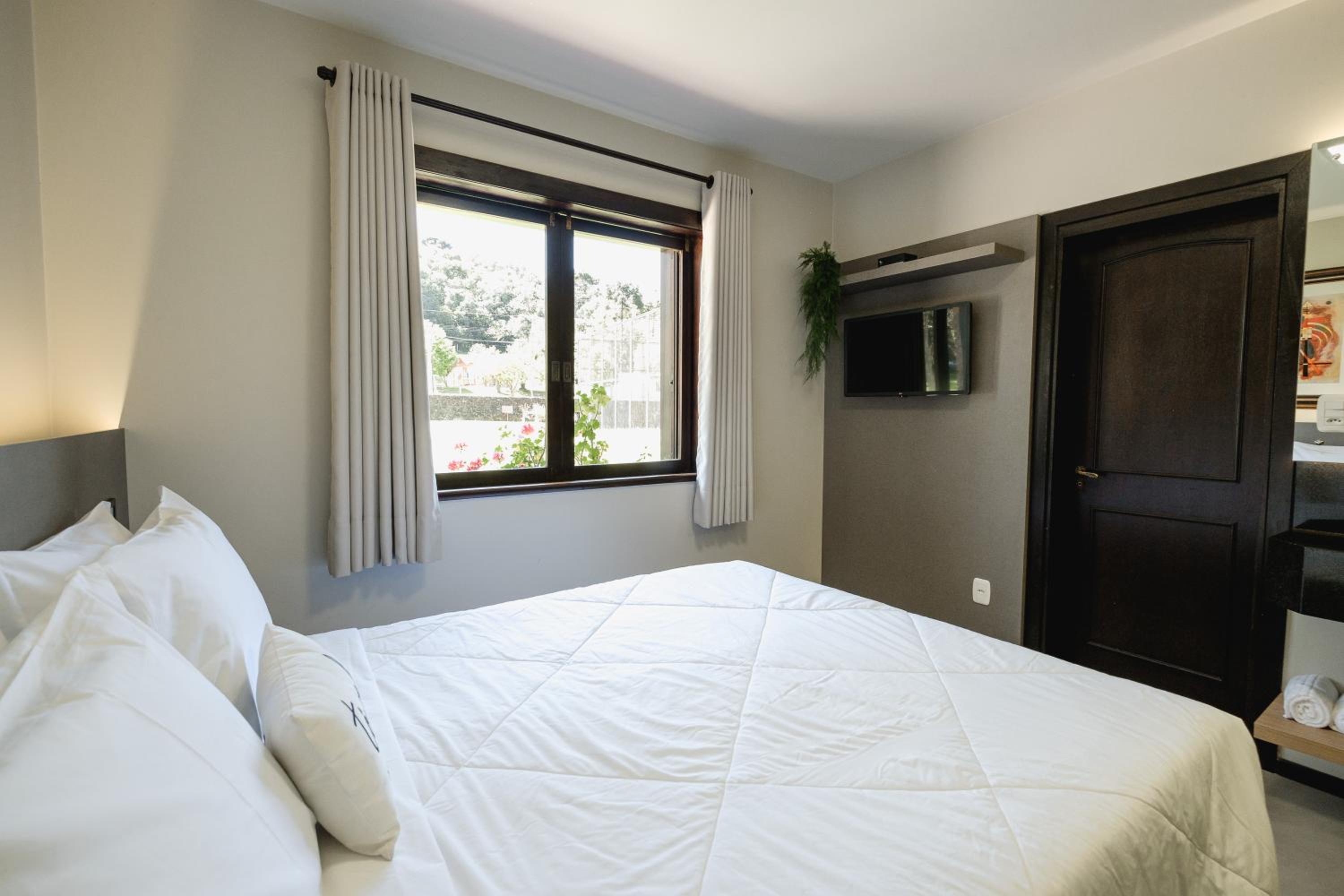 Suite Super Deluxe with Garden View photo 3